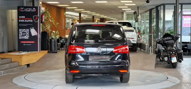 Volkswagen Touran view 8