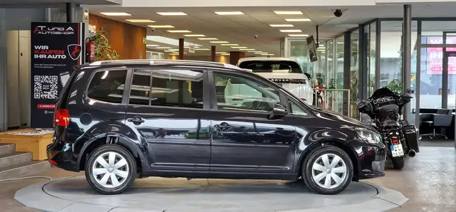 Volkswagen Touran view 5