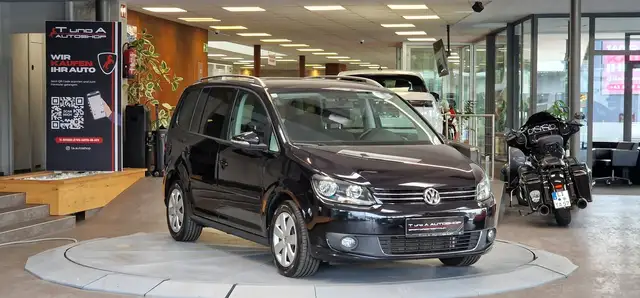 Volkswagen Touran view 3
