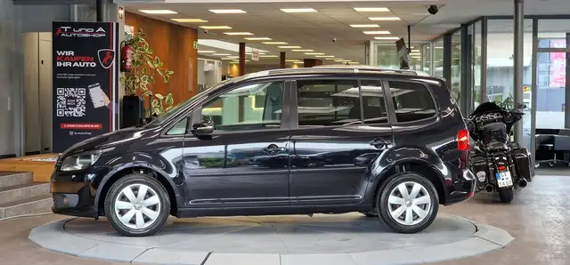 Volkswagen Touran view 4