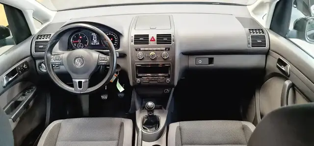Volkswagen Touran view 10
