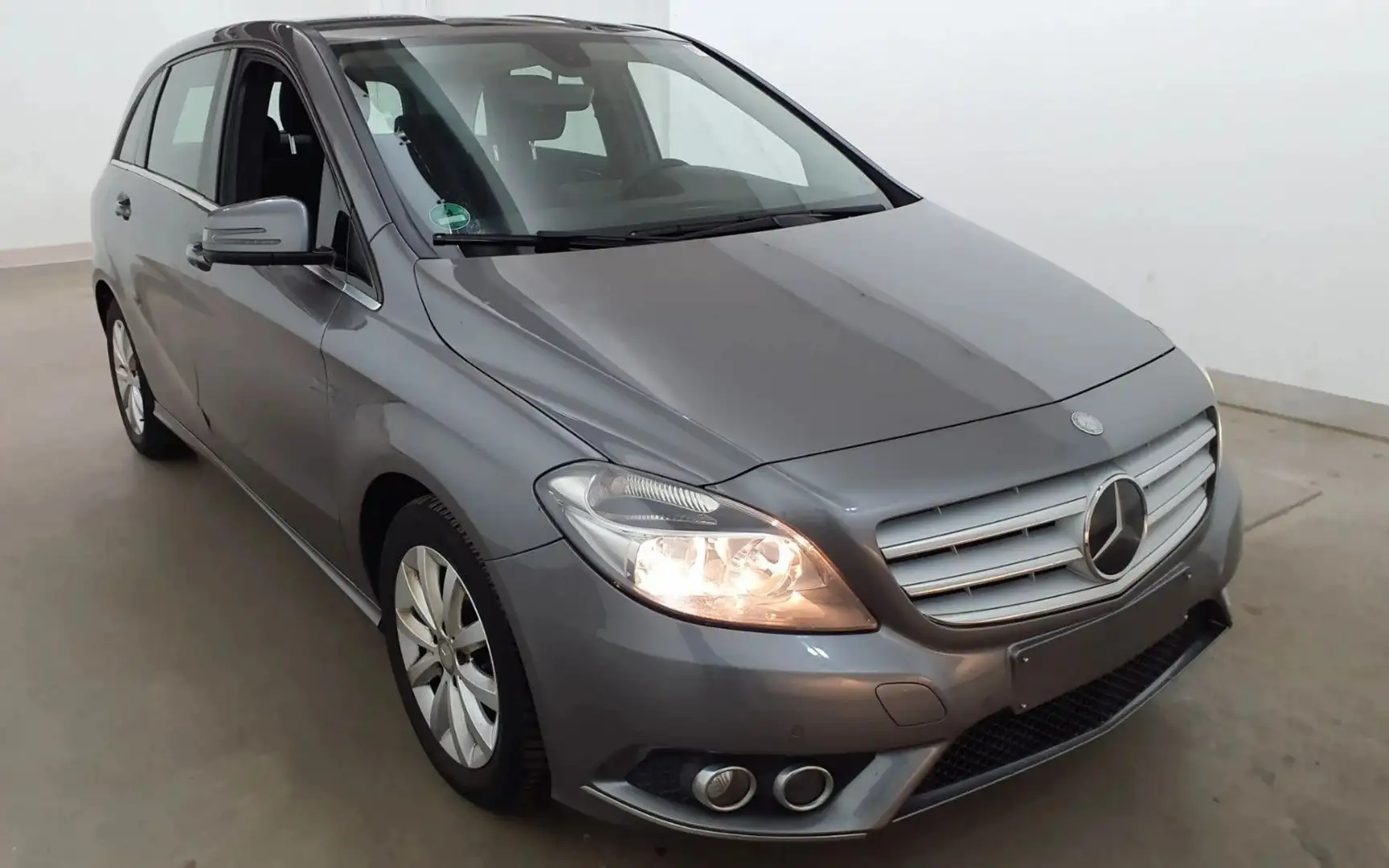 Mercedes-Benz B 180 B -Klasse B 180/KAMARA/1. Hand/Tüv Neu Grau - 2