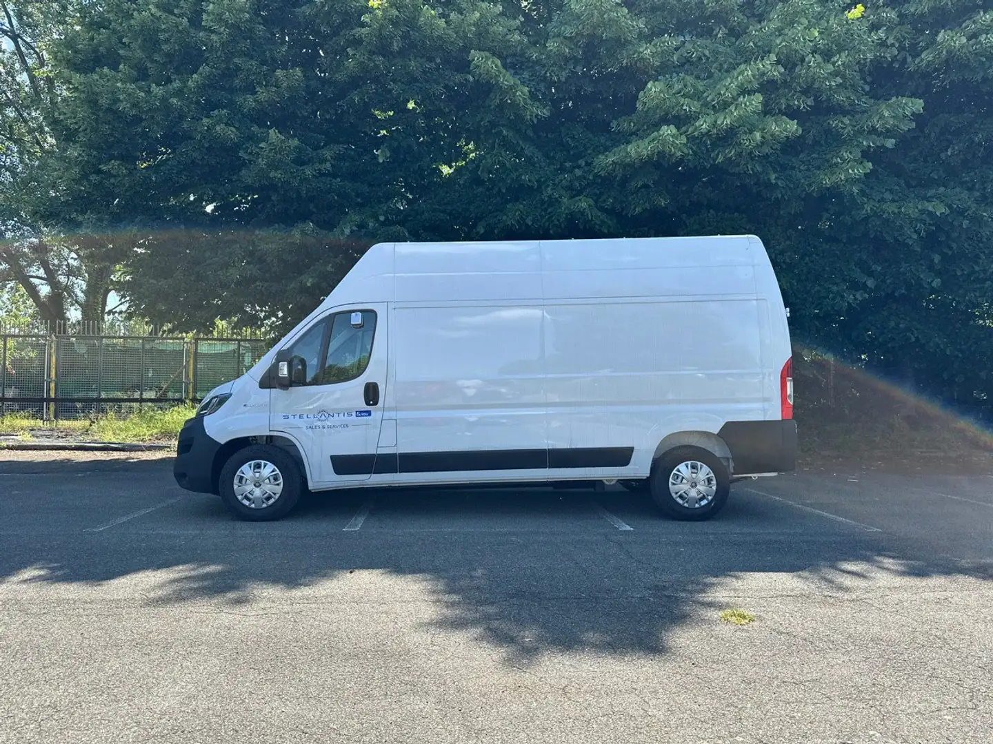 Fiat Ducato 35Q LH3 122CV BATTERY 79kWh Weiß - 2