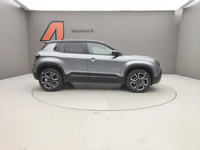 Jeep Avenger view 8