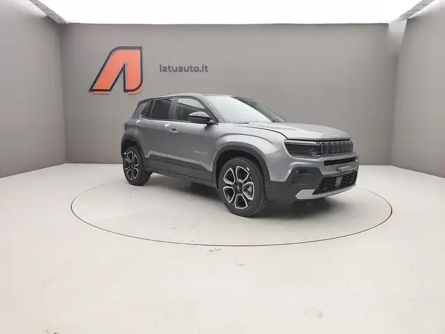 Jeep Avenger view 3