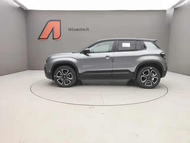 Jeep Avenger view 4