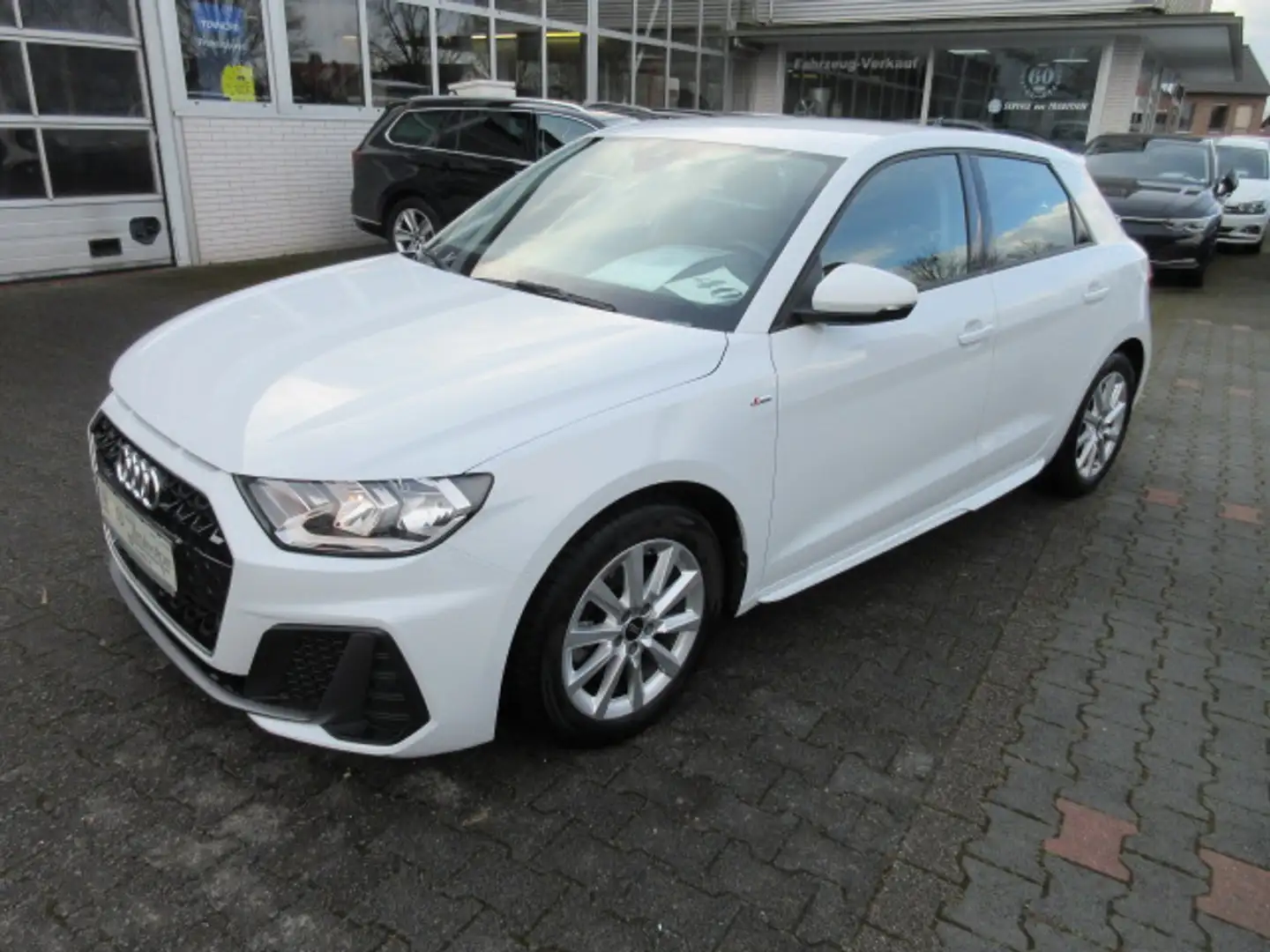 Audi A1 Sportback S line 1.0 TFSI S tronic NAVI ALU APS SITZHZG KLIMA eFH Weiß - 1