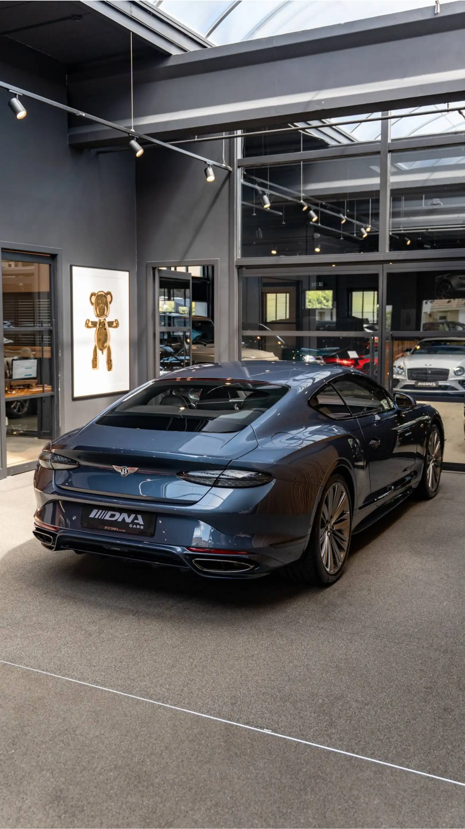Bentley Continental GT First Edition Touring Specification 4.0 V8 Hybrid — photo 24