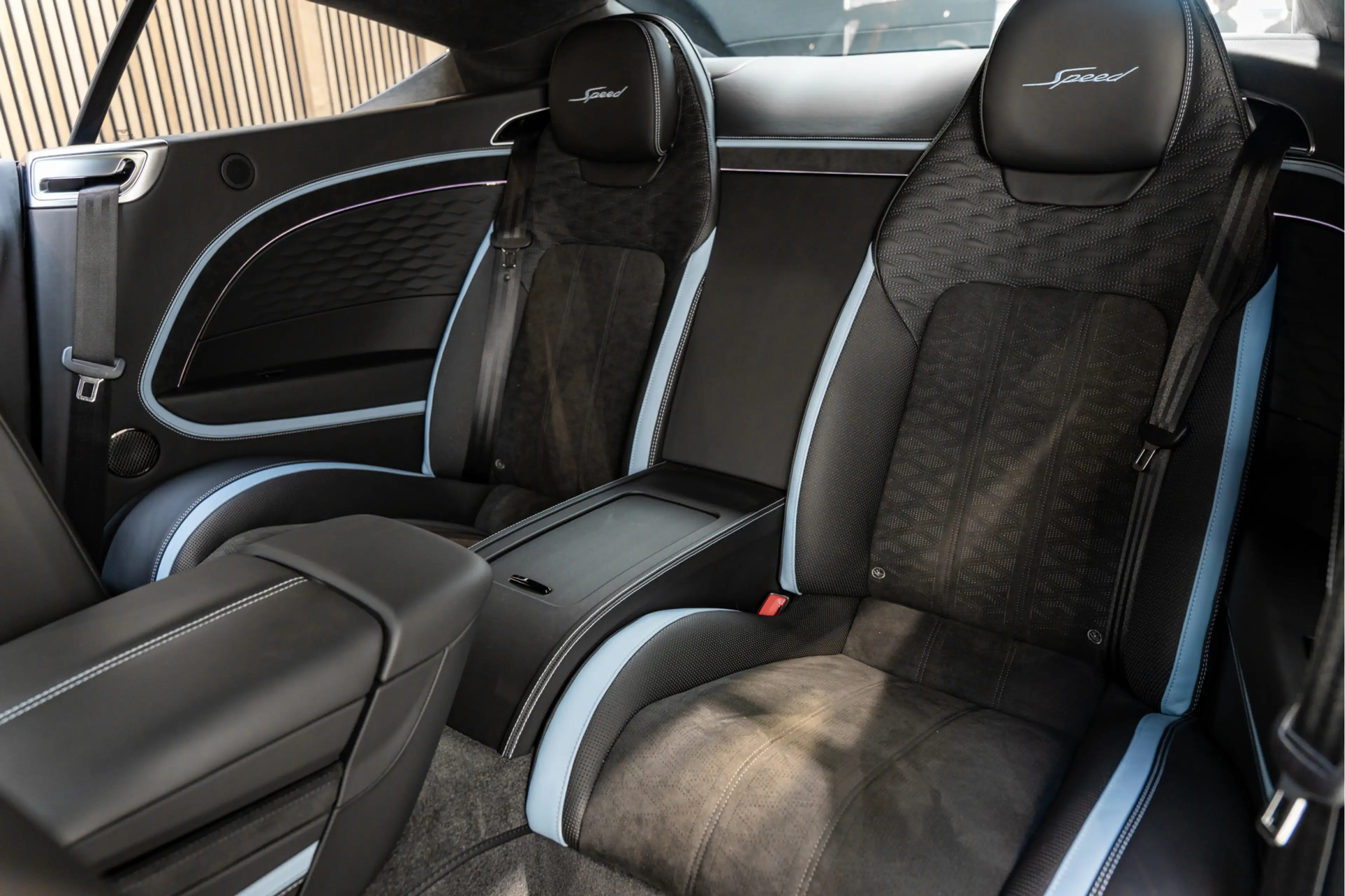 Bentley Continental GT First Edition Touring Specification 4.0 V8 Hybrid — photo 49