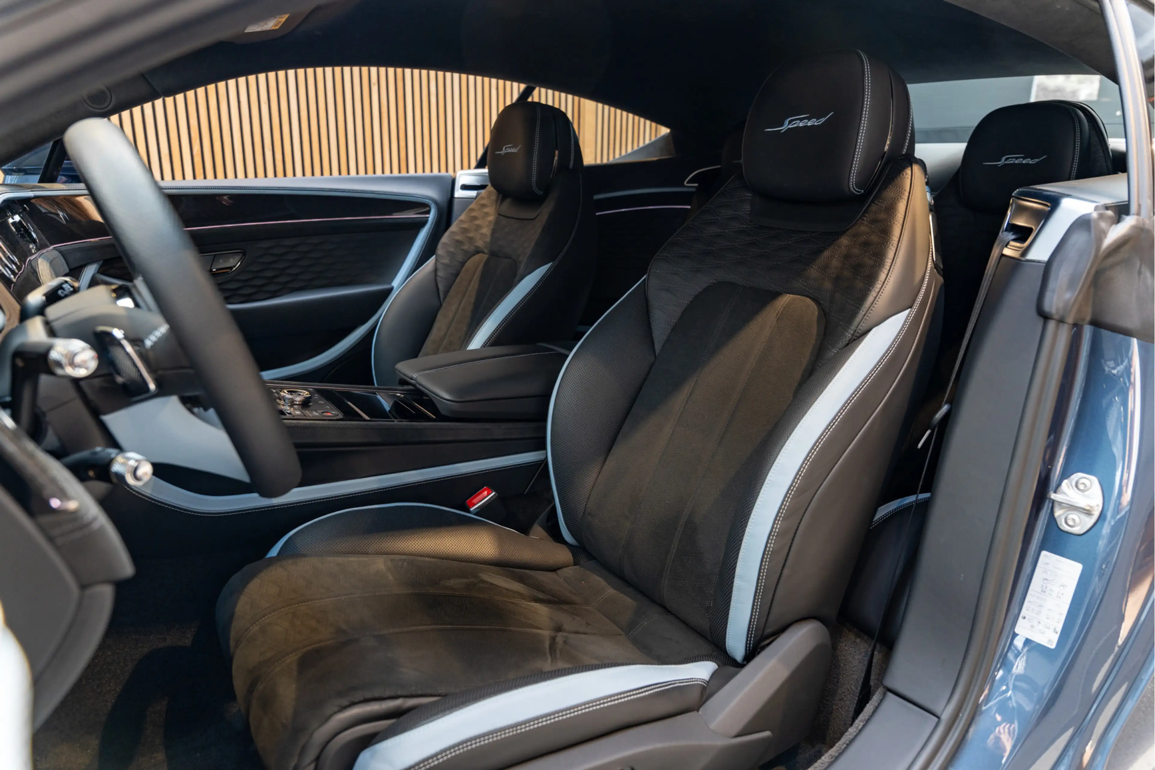 Bentley Continental GT First Edition Touring Specification 4.0 V8 Hybrid — photo 9