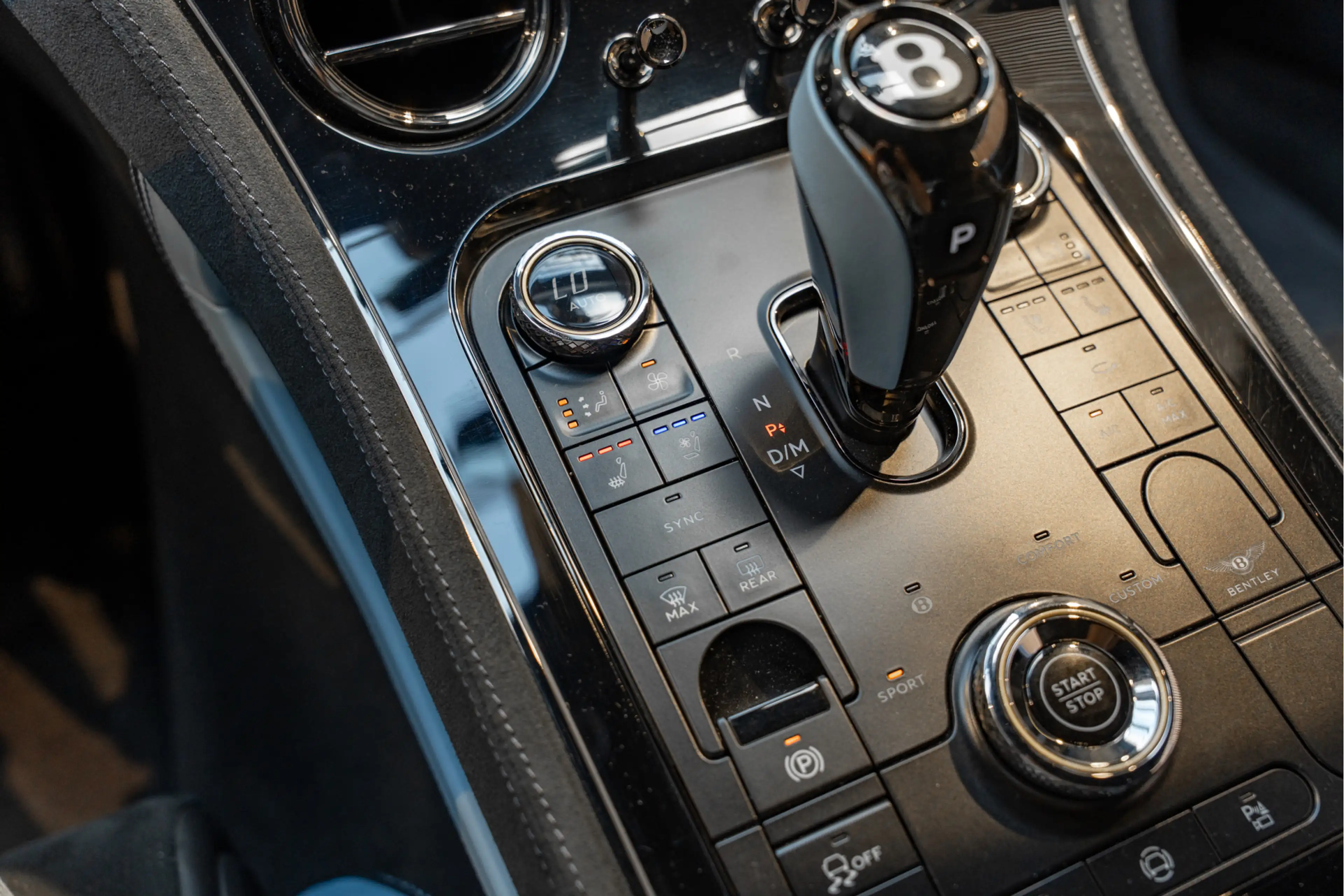 Bentley Continental GT First Edition Touring Specification 4.0 V8 Hybrid — photo 37