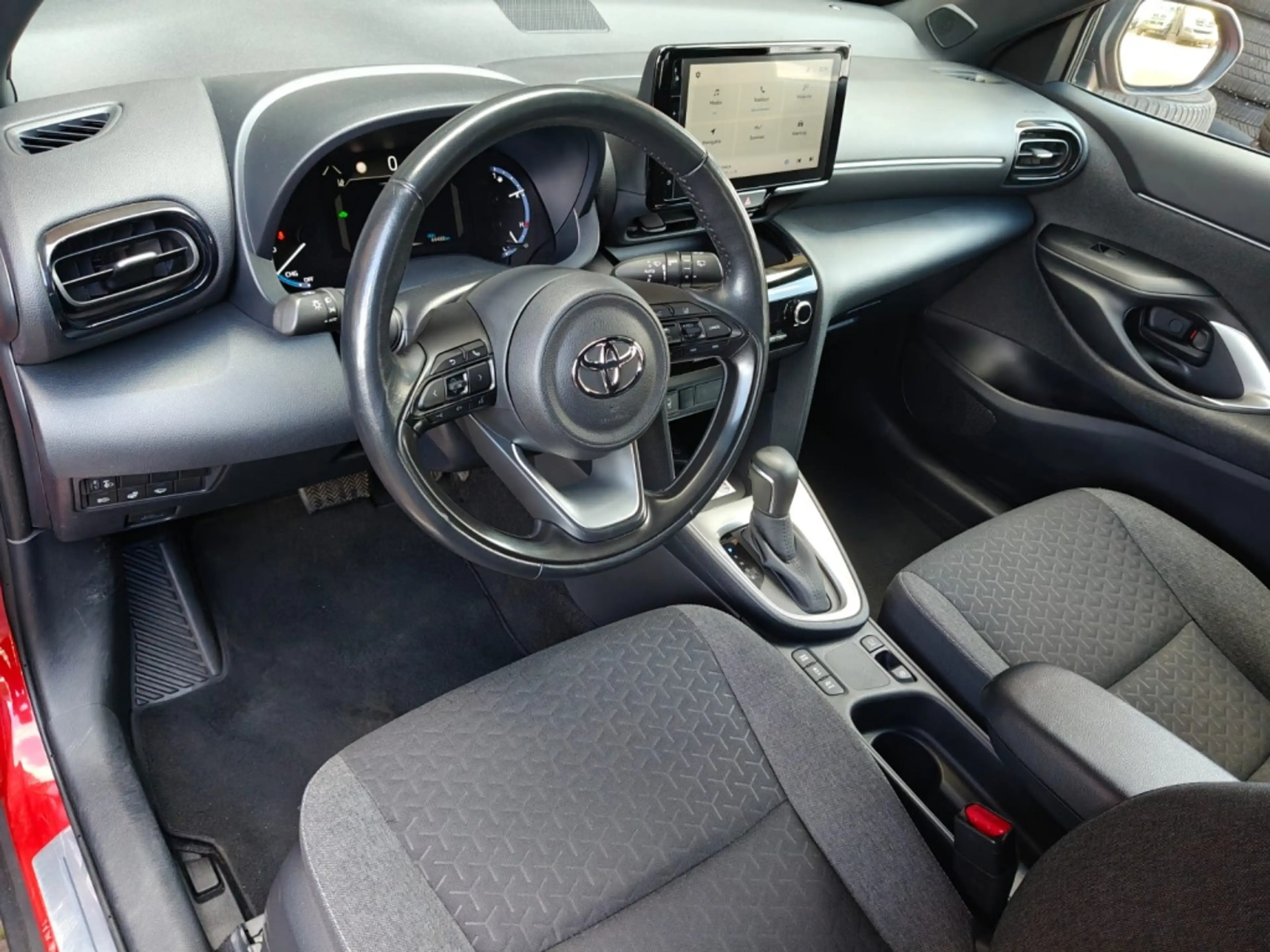 Toyota Yaris Cross 1.5 Hybrid Dynamic, STOELVERWARMING / DEALER ONDER — photo 3