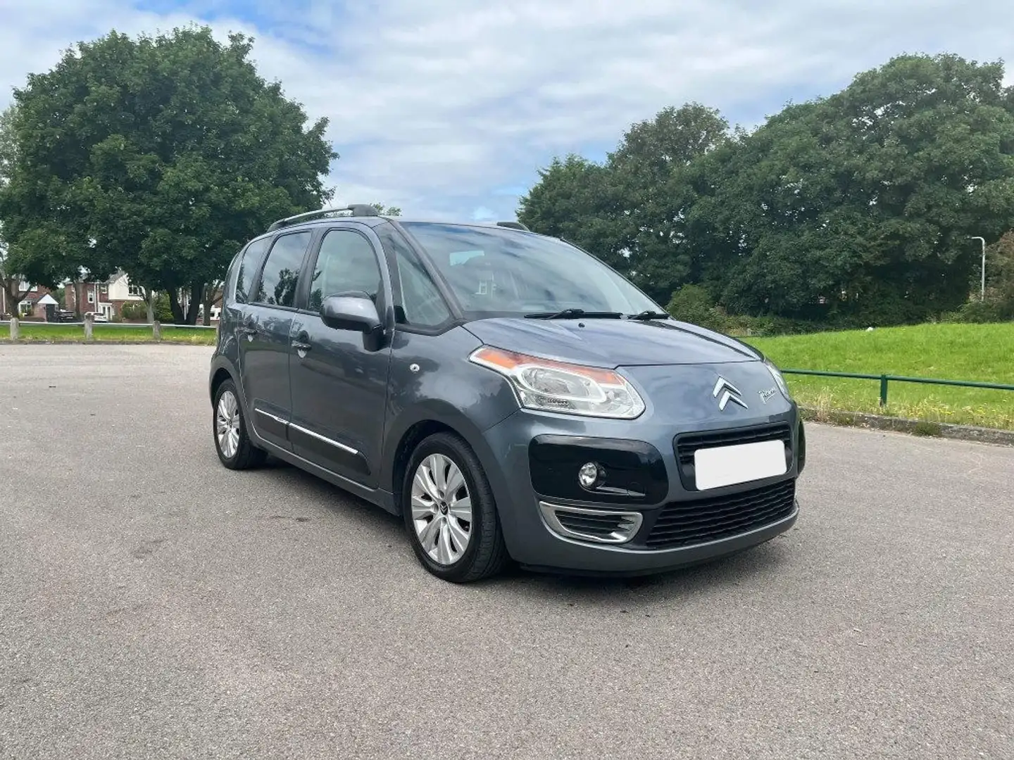 Citroen C3 Picasso 1.6 HDi 90 Exclusive Grau - 1