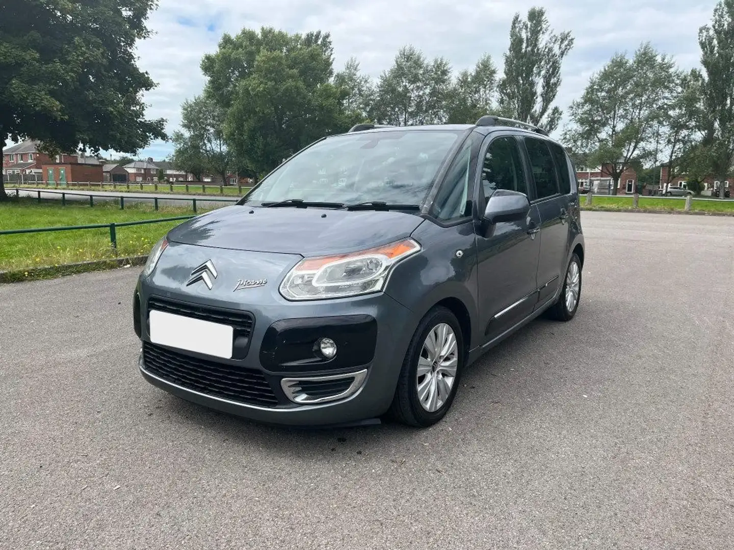 Citroen C3 Picasso 1.6 HDi 90 Exclusive Grau - 2