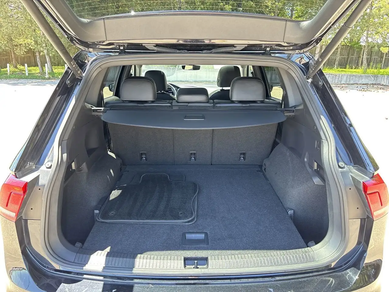Volkswagen Tiguan снимка Volkswagen Tiguan