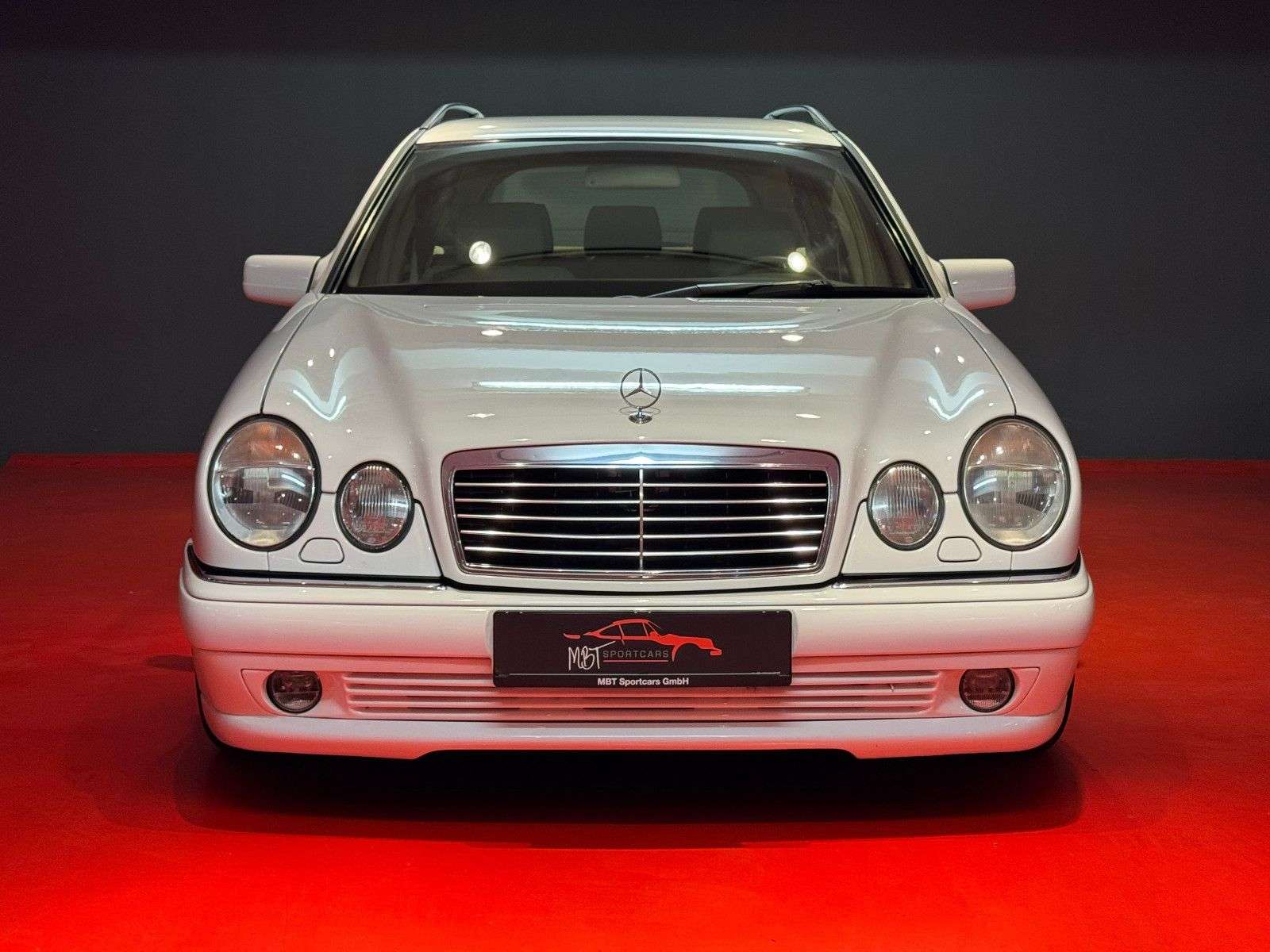 Second hand Mercedes Benz E-Class 320