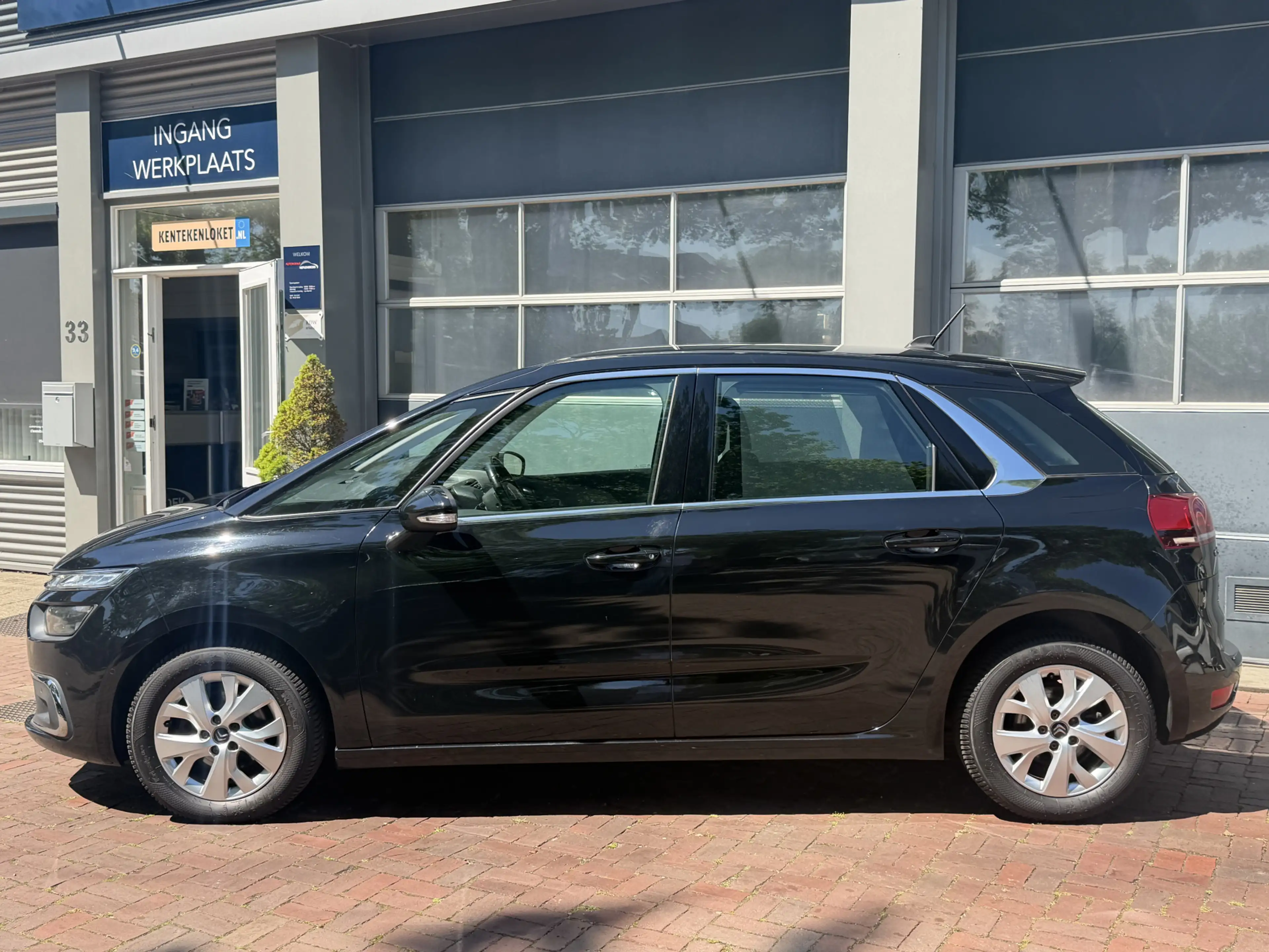 Citroen C4 Picasso 1.2 PureTech Shine Bj 2017 Hoge Zit Dealer onderho — photo 3