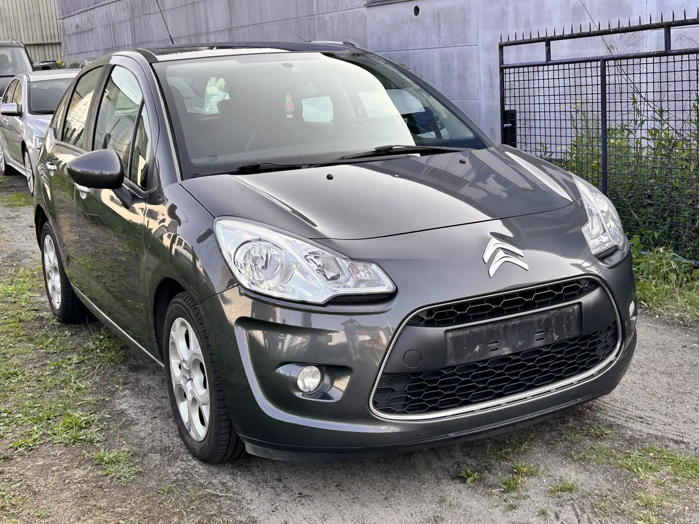Citroen C3 1.2VTi Tonic Gris - 2