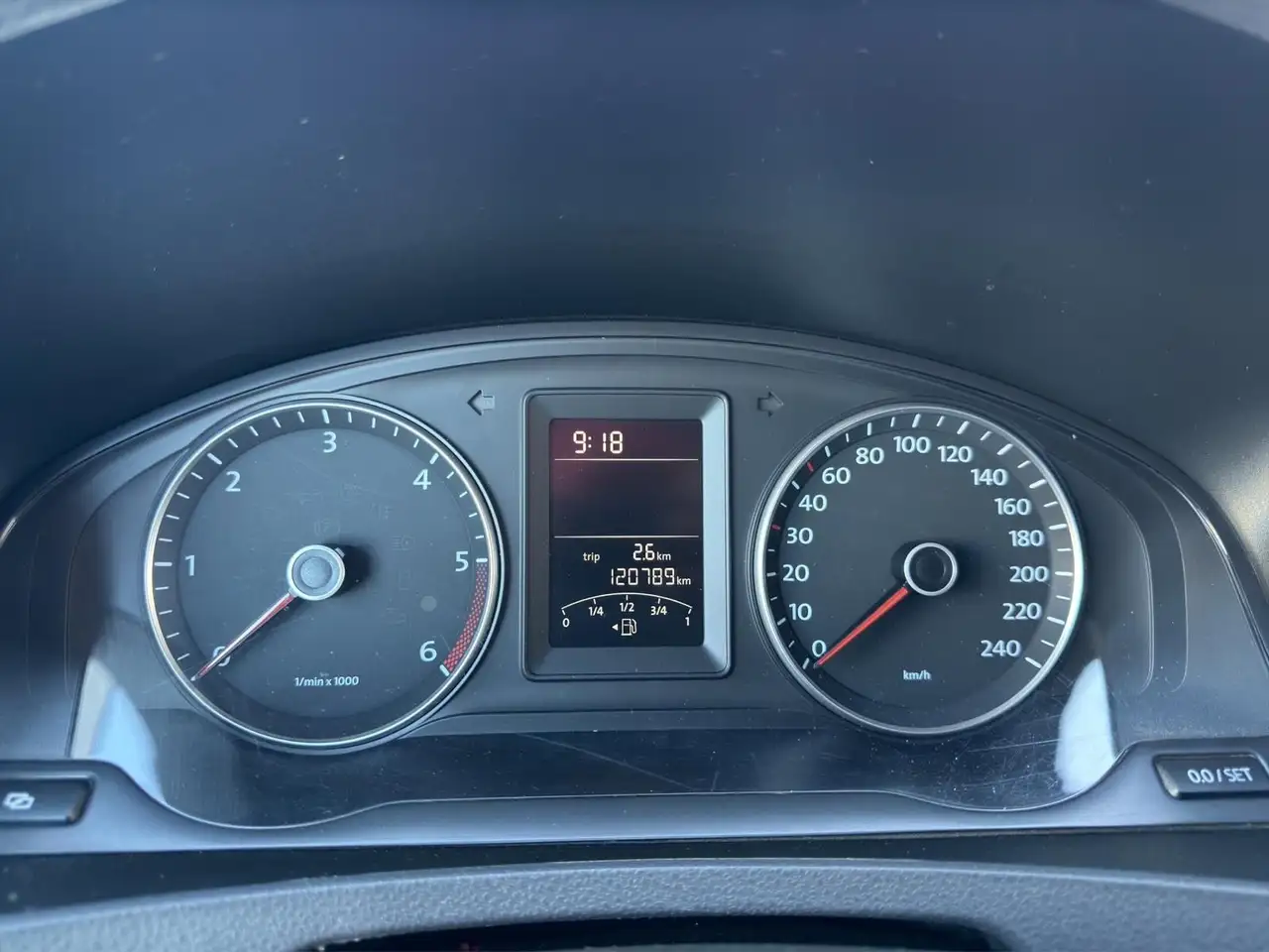 VOLKSWAGEN T5 CALIFORNIA 2.0 TDI 140CH - BVM - 1ERE MAIN - CLIMATISATION - ATTELAGE FIXE - 120.878 KMS