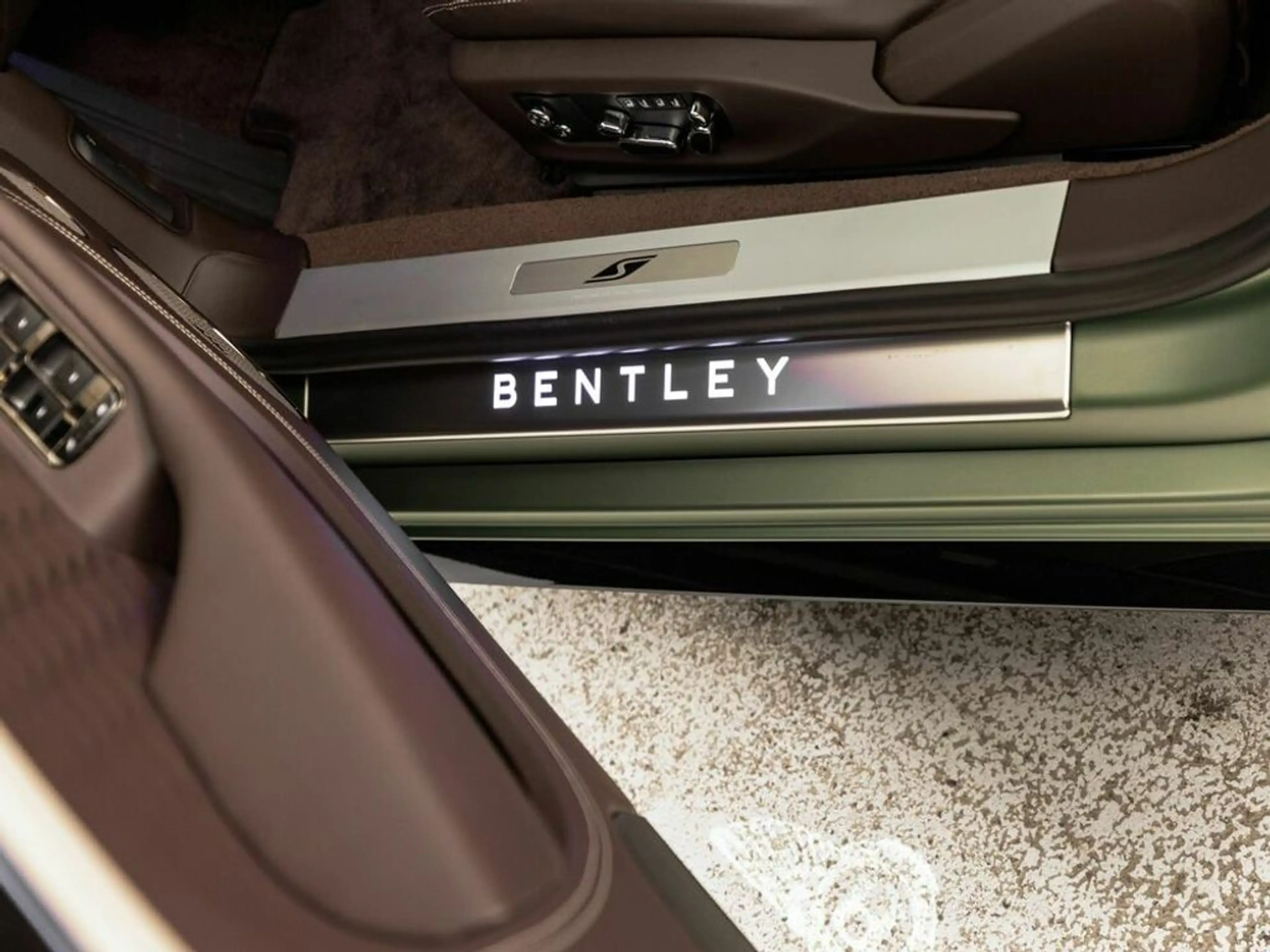 Bentley Continental Bentley GT S | V8-Hybrid — photo 13