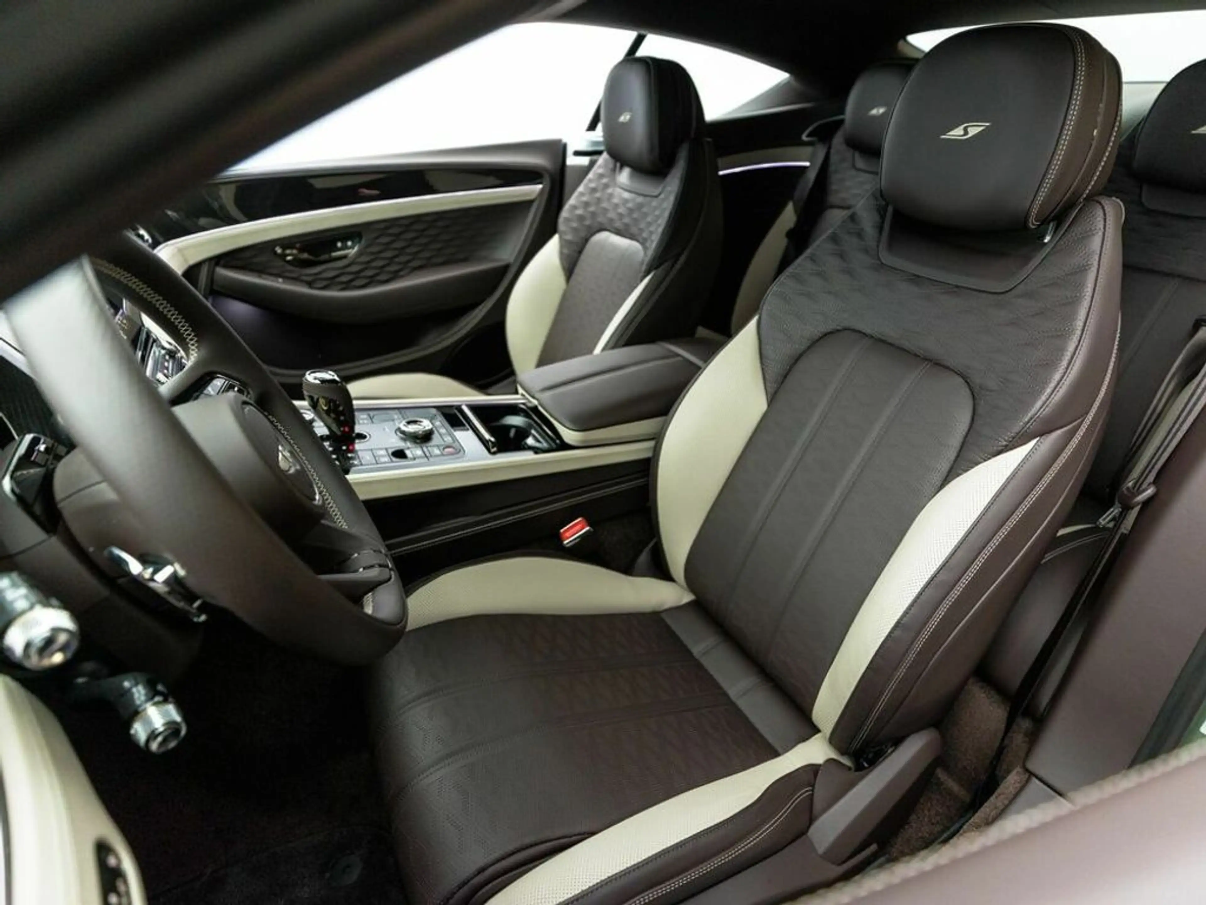 Bentley Continental Bentley GT S | V8-Hybrid — photo 14