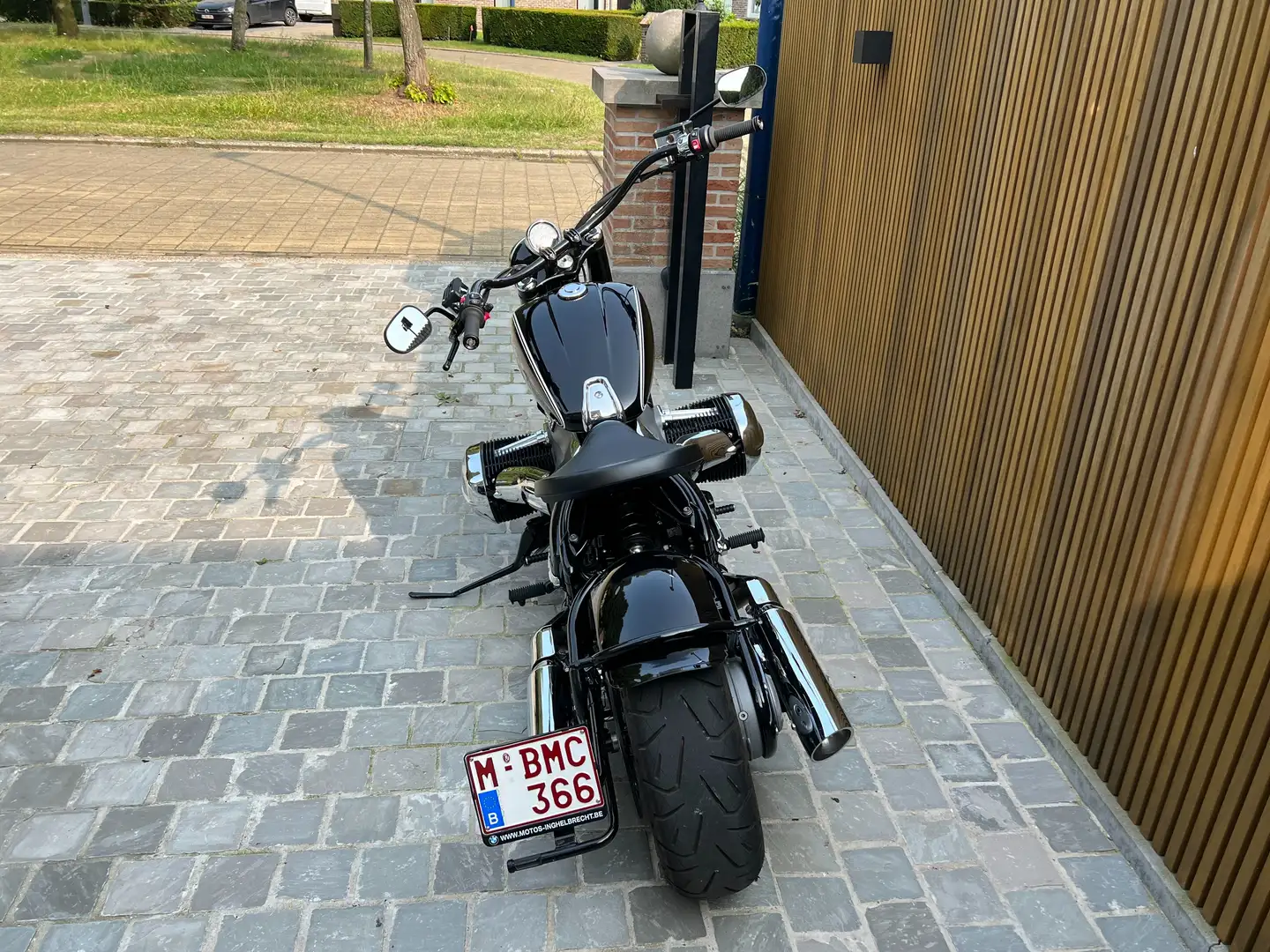 BMW R 18 bobber Noir - 2