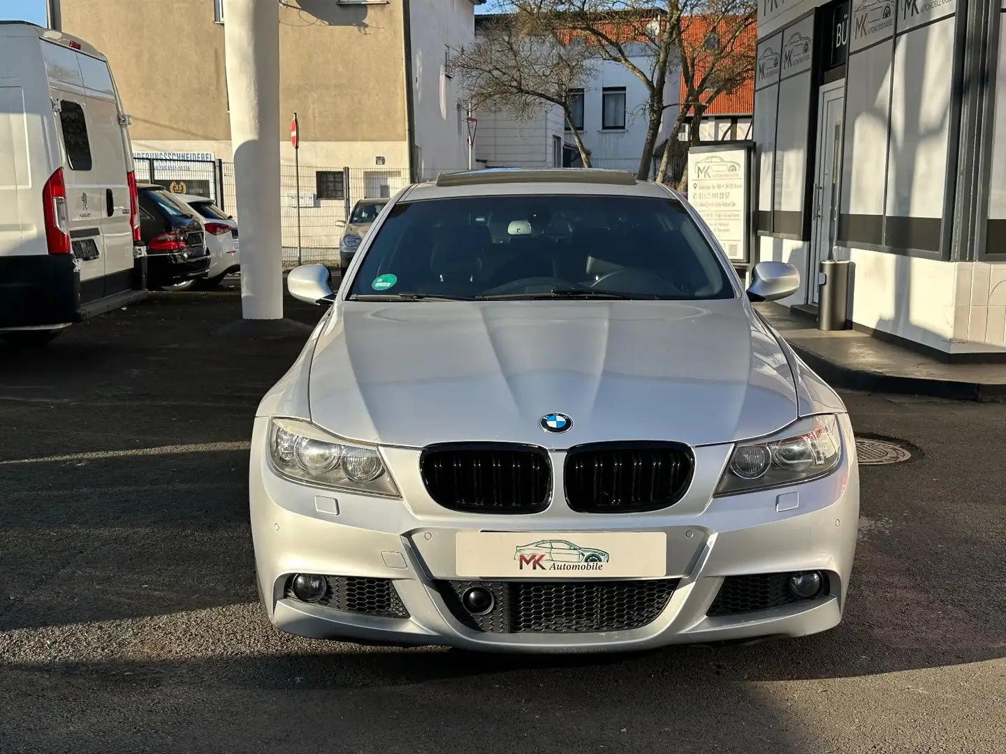 BMW 335 i E90 M-Paket/ Leder/ ACC/ PDC/ Schiebedach Silber - 2