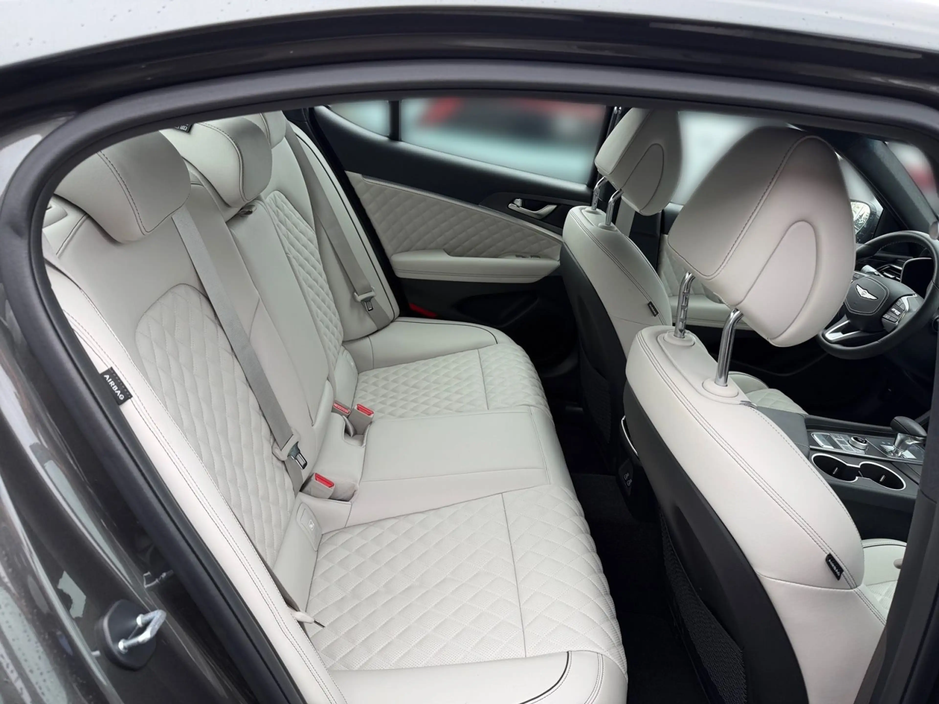Genesis G70 2.0 T-GDi Sedan Sport 4WD Innov Glasschiebed — photo 13