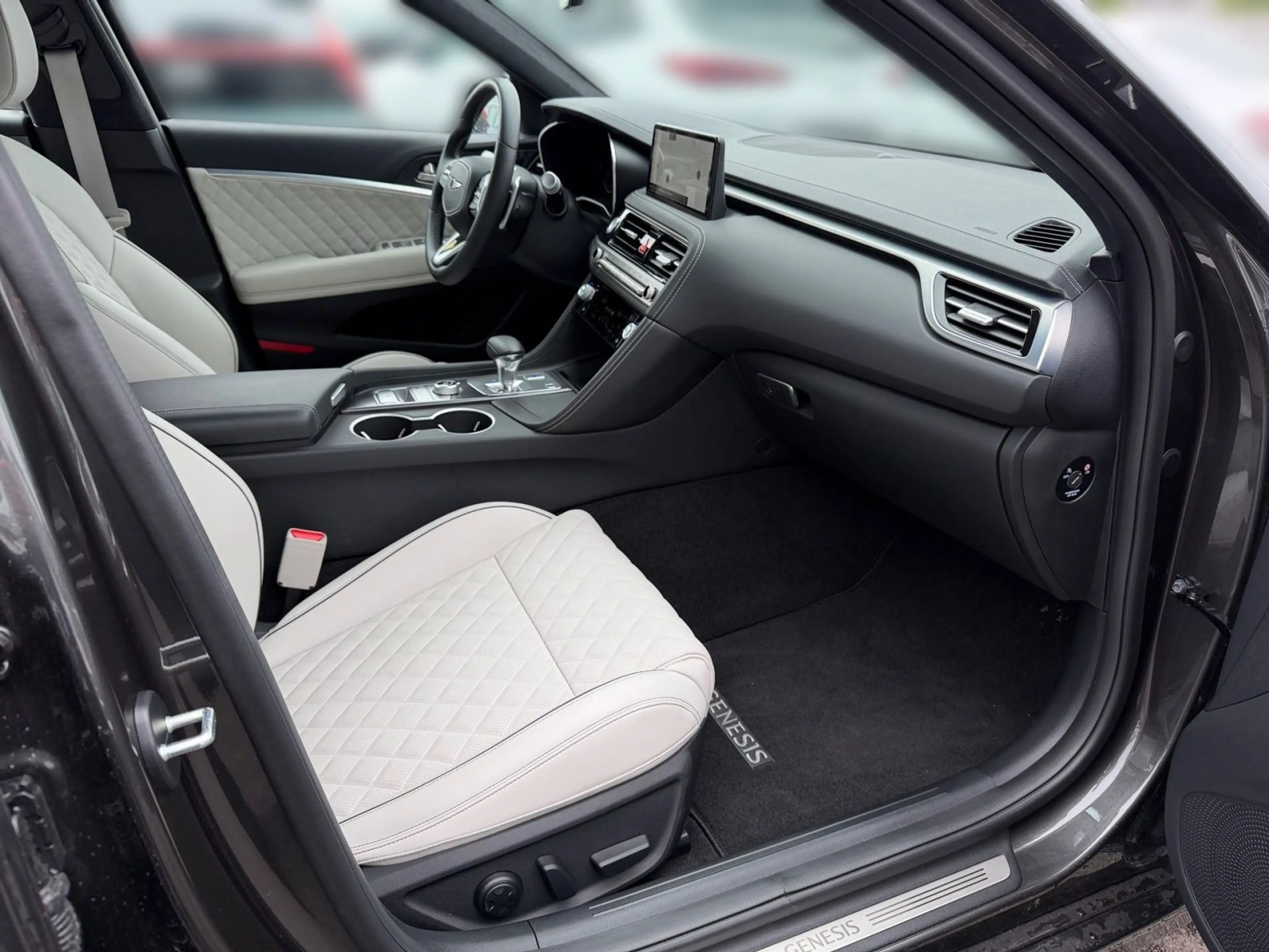 Genesis G70 2.0 T-GDi Sedan Sport 4WD Innov Glasschiebed — photo 14