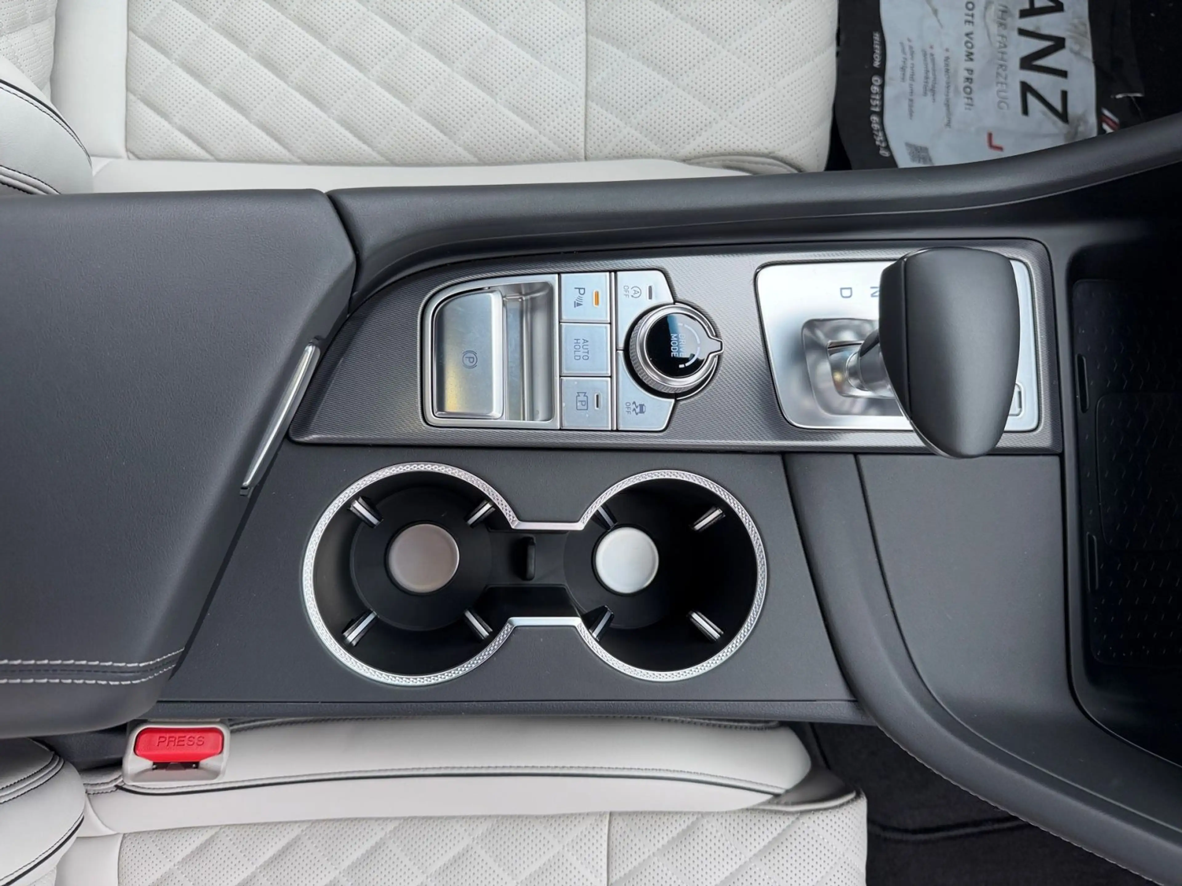 Genesis G70 2.0 T-GDi Sedan Sport 4WD Innov Glasschiebed — photo 15