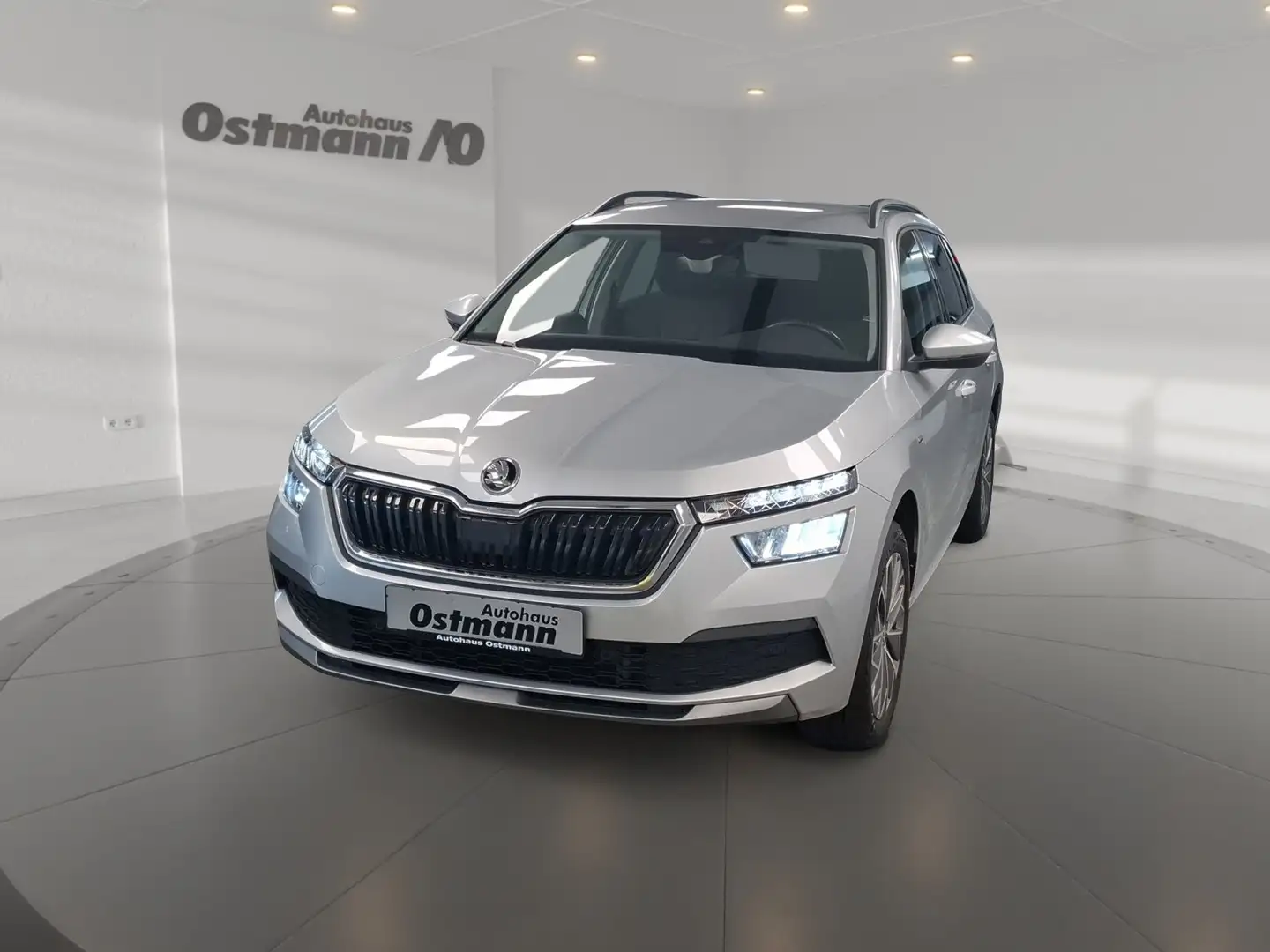 Skoda Kamiq 1.5 TSI Clever AHK PDC el.Heck CarPlay Silber - 1