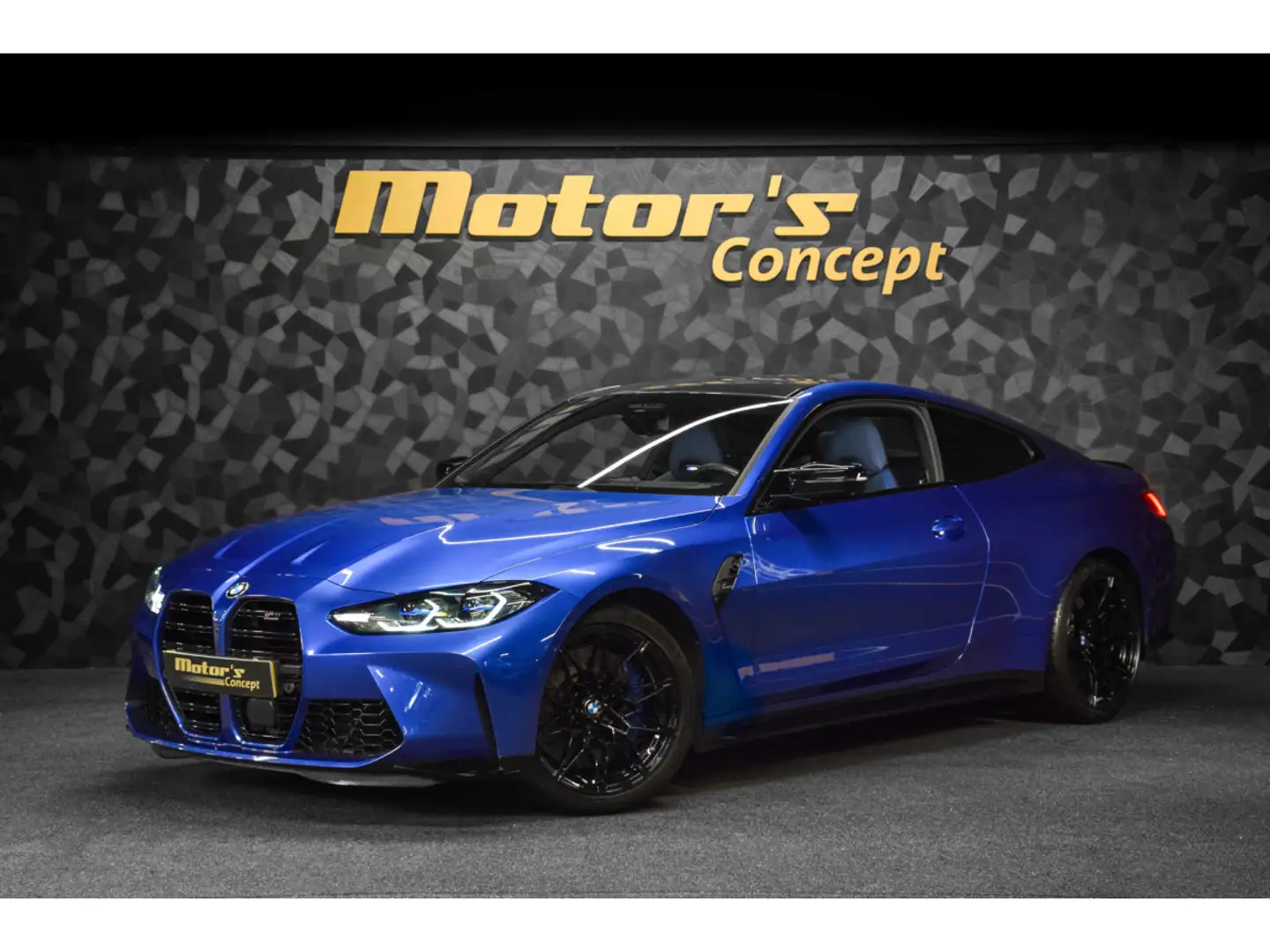 BMW M4 Compétition Coupé X-DRIVE G82 - BMW INDIVIDUAL Blau - 1