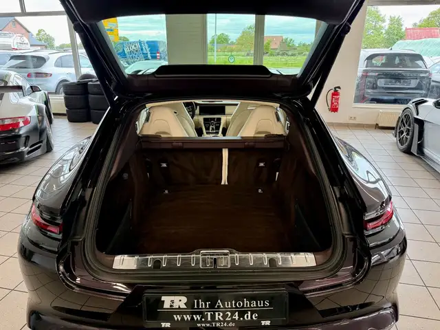 Porsche Panamera view 11