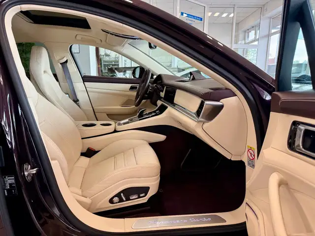 Porsche Panamera view 14