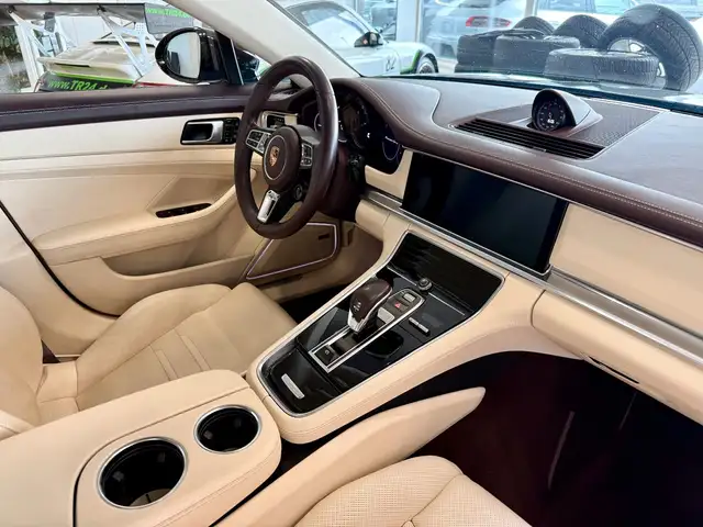 Porsche Panamera view 15