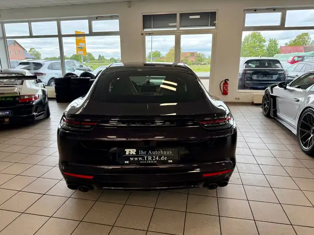 Porsche Panamera view 4