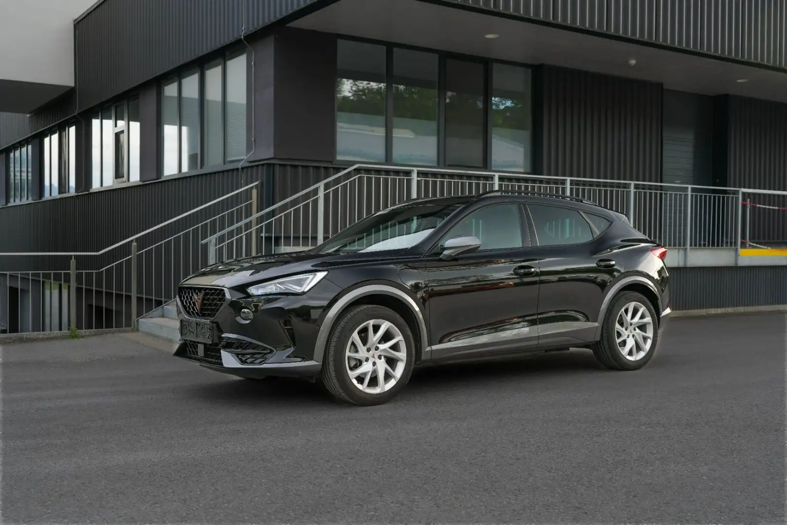 CUPRA Formentor 1.4 e-HYBRID Sport, AHK, Lenkradheizung, Kamera, Schwarz - 2