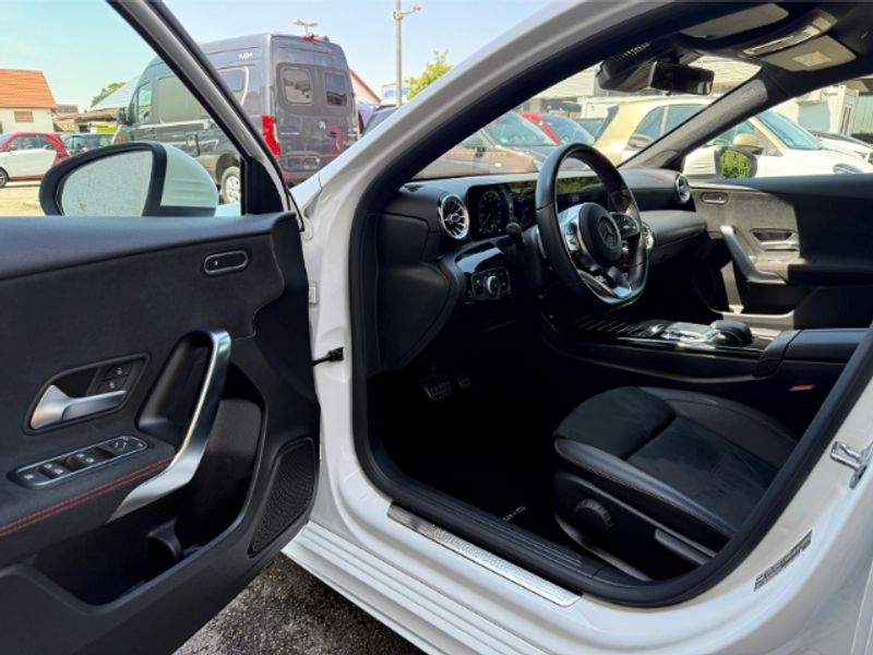 Mercedes-Benz A 200 AMG Line 7G-DCT NaviPremium LED PARKTRONIC — photo 9