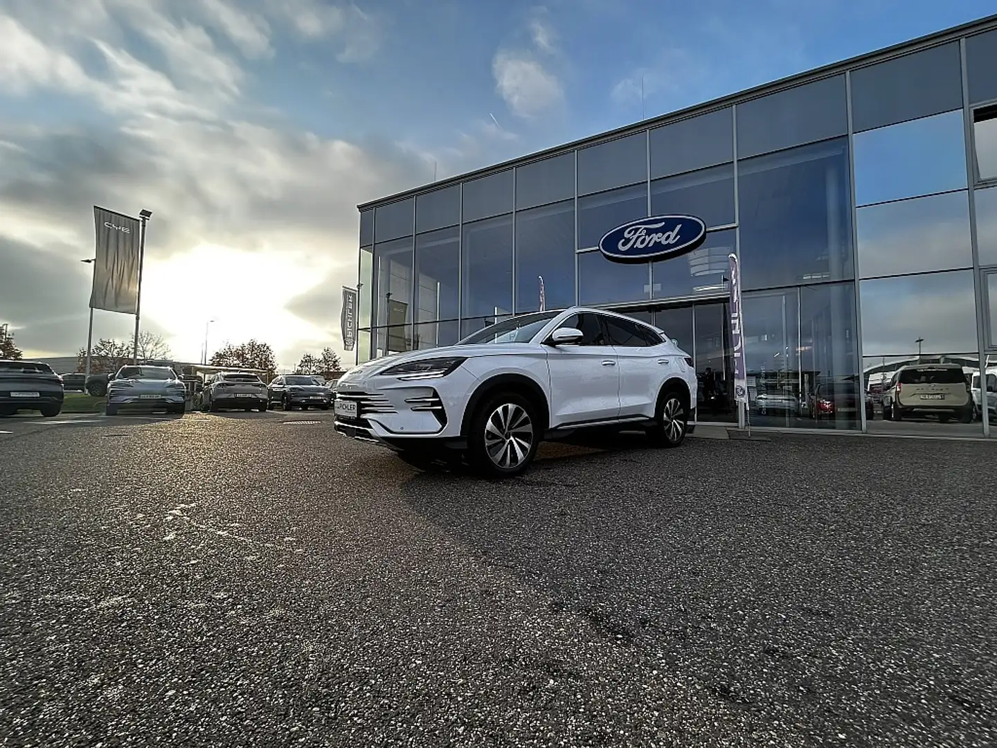 BYD Seal U DM-i PHEV 18,3kWh AWD Design WOW AKTION Weiß - 2