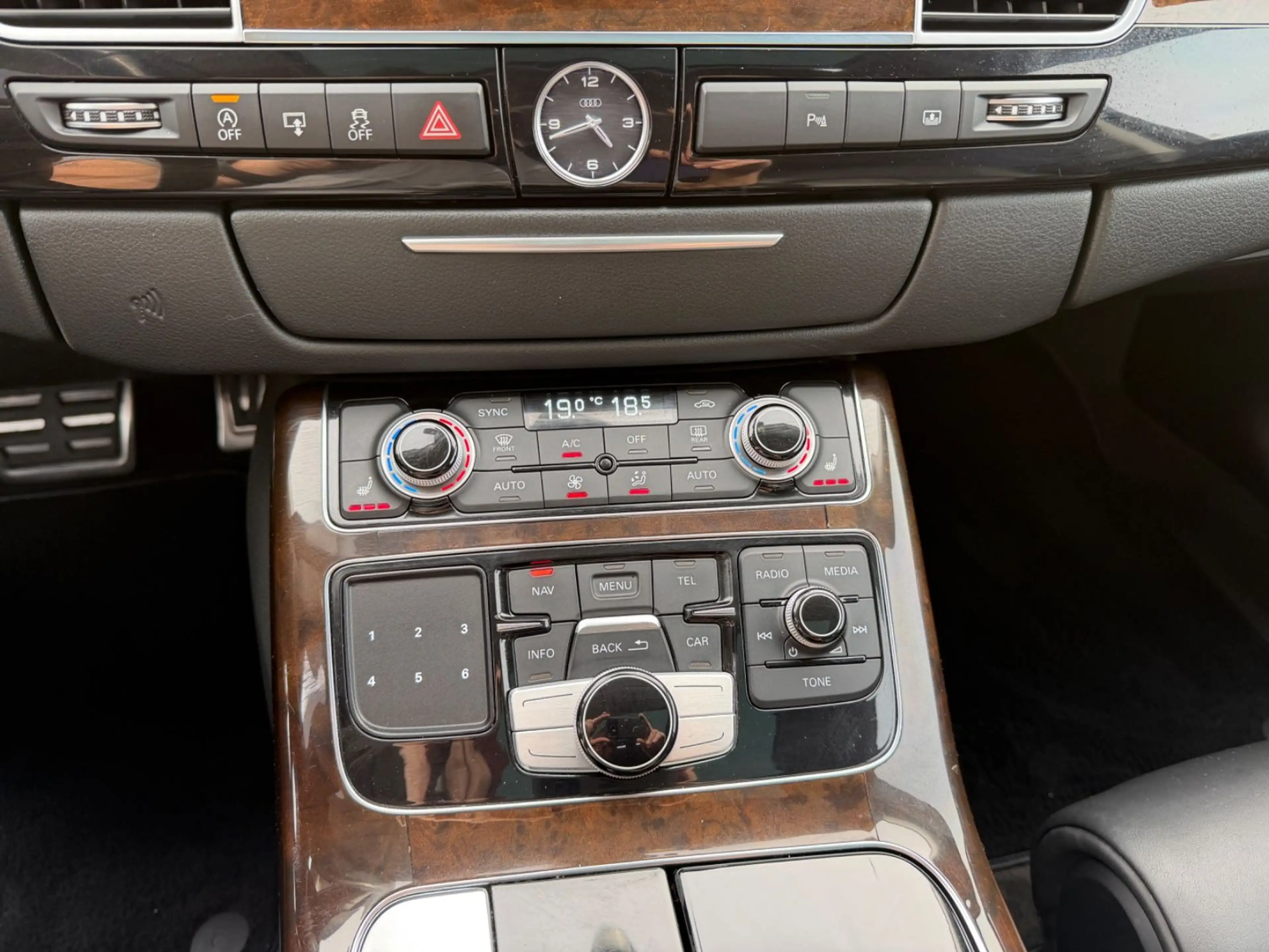 Audi A8 3.0 TDI L quattro LED DVD 360° 20 Zoll BOSE — photo 14