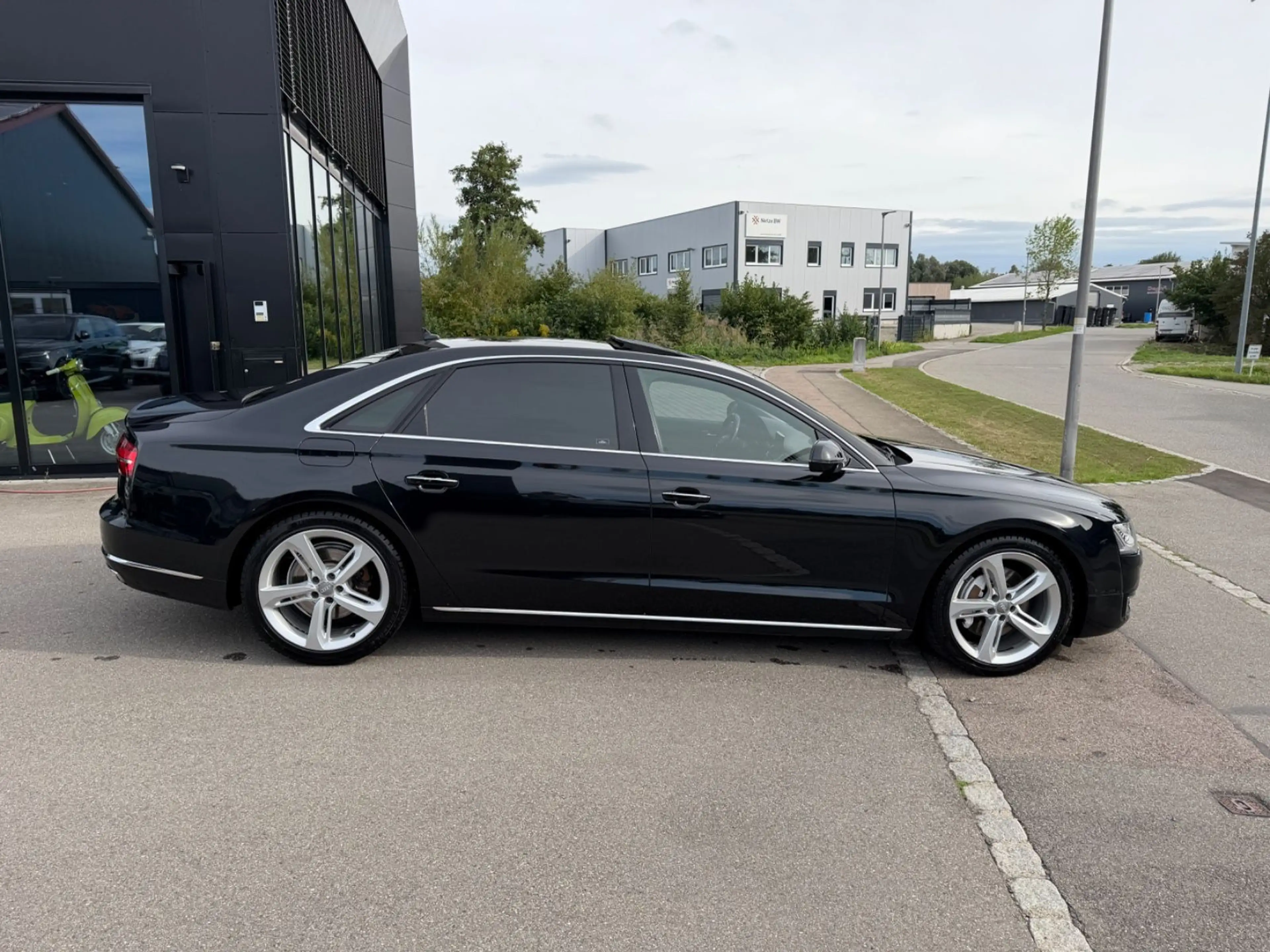 Audi A8 3.0 TDI L quattro LED DVD 360° 20 Zoll BOSE — photo 9