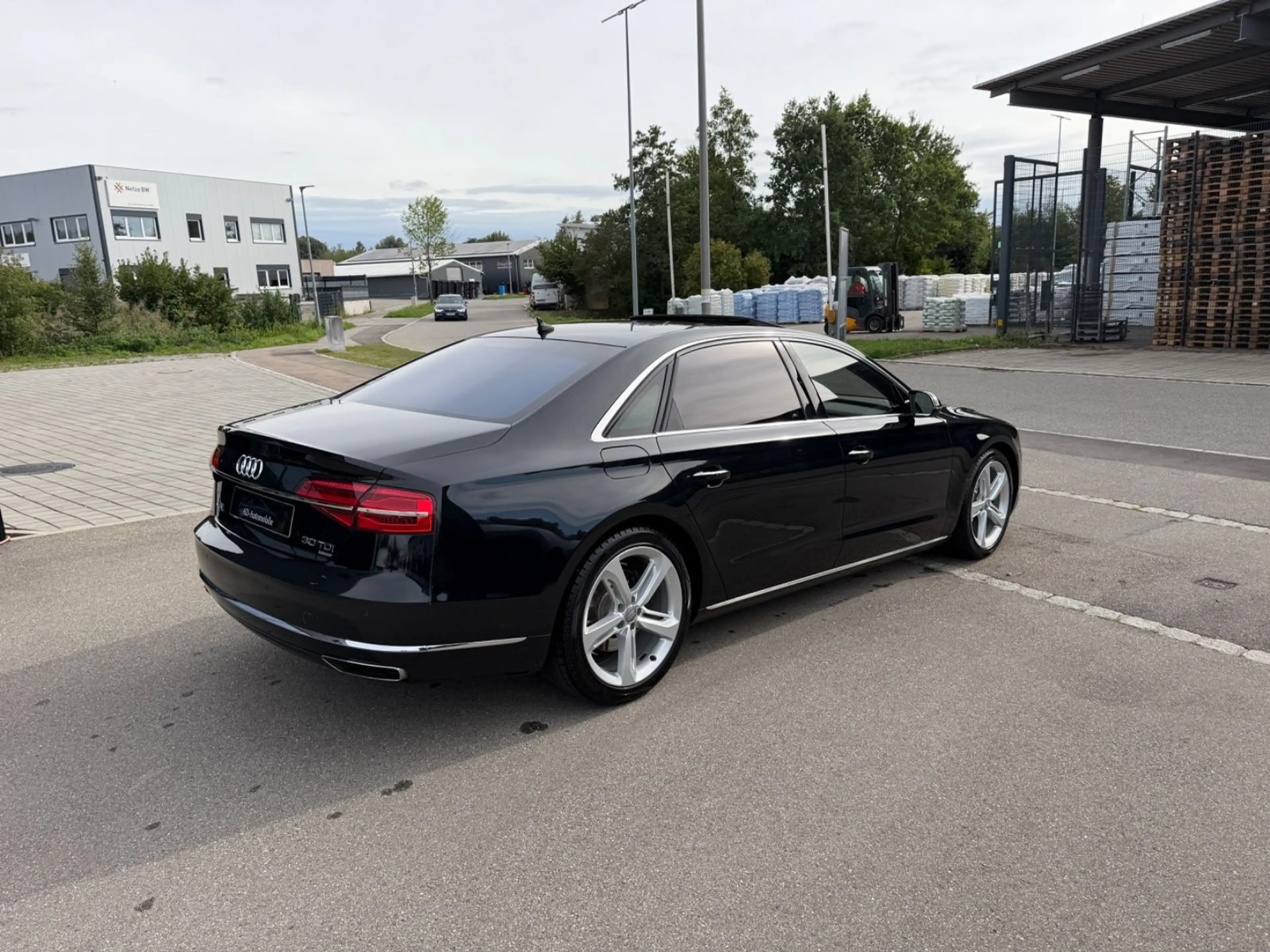 Audi A8 3.0 TDI L quattro LED DVD 360° 20 Zoll BOSE — photo 8
