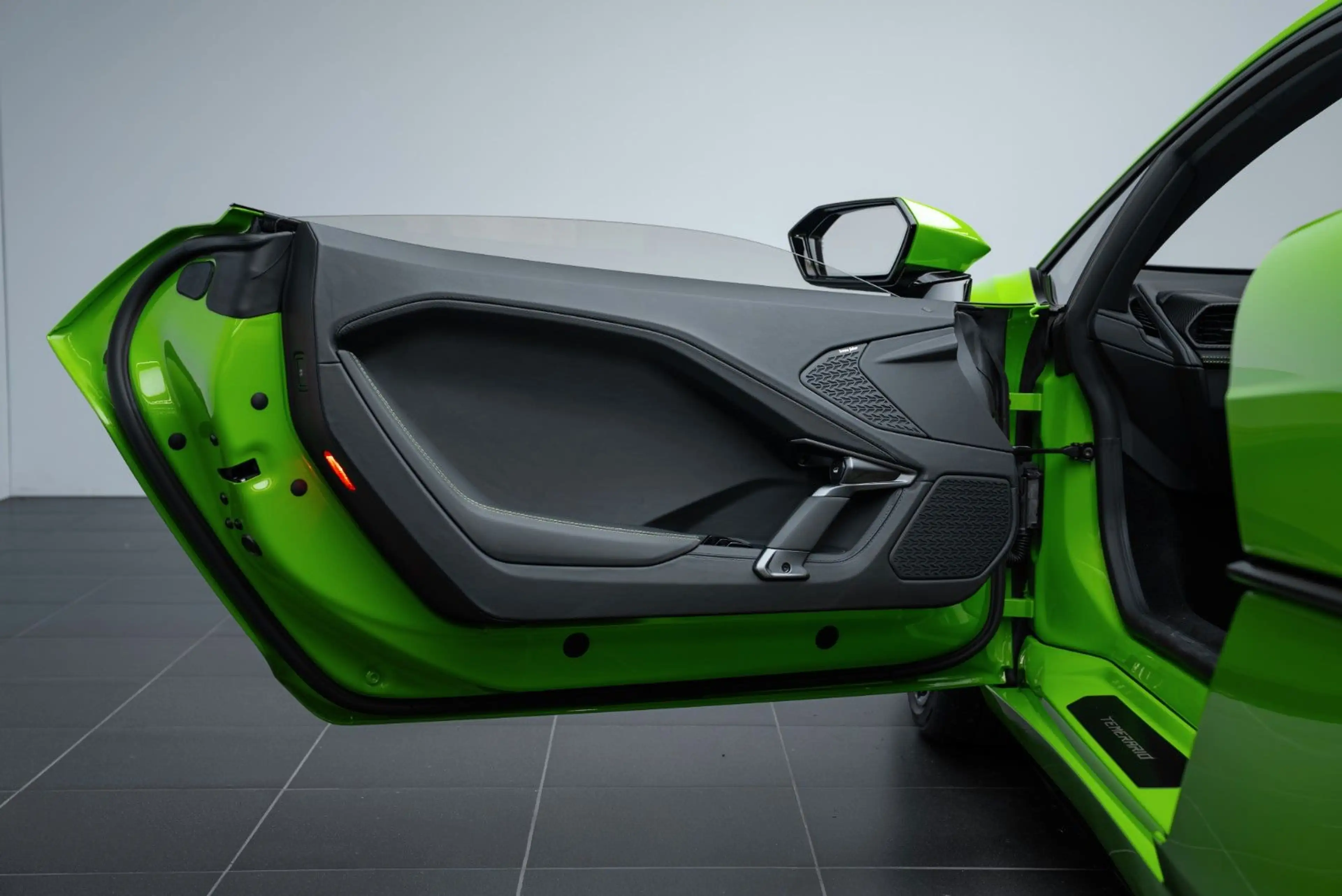 Lamborghini Temerario CARBON/LIFT/STYLE PACK/PASSENGER DISP. — photo 7