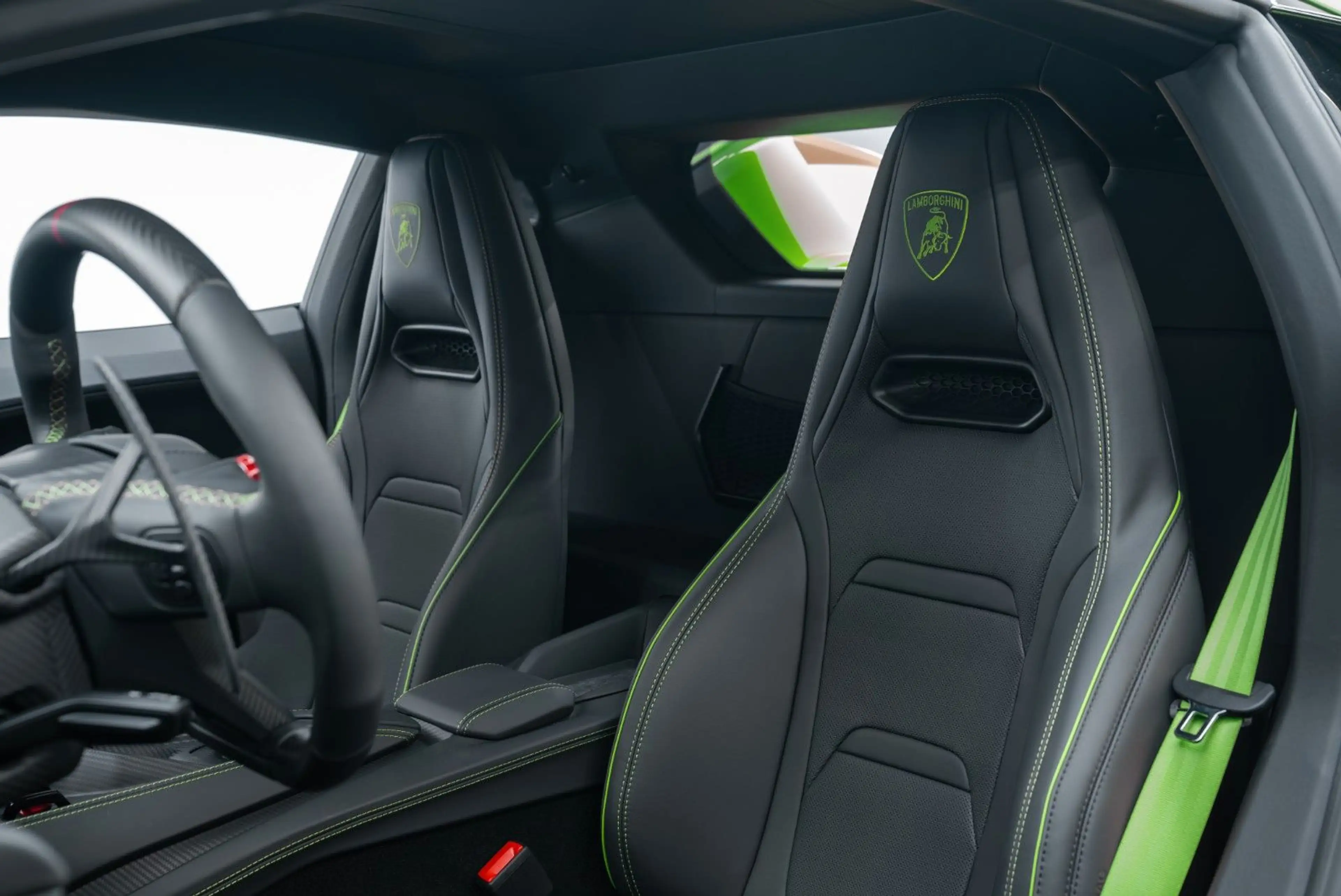 Lamborghini Temerario CARBON/LIFT/STYLE PACK/PASSENGER DISP. — photo 12