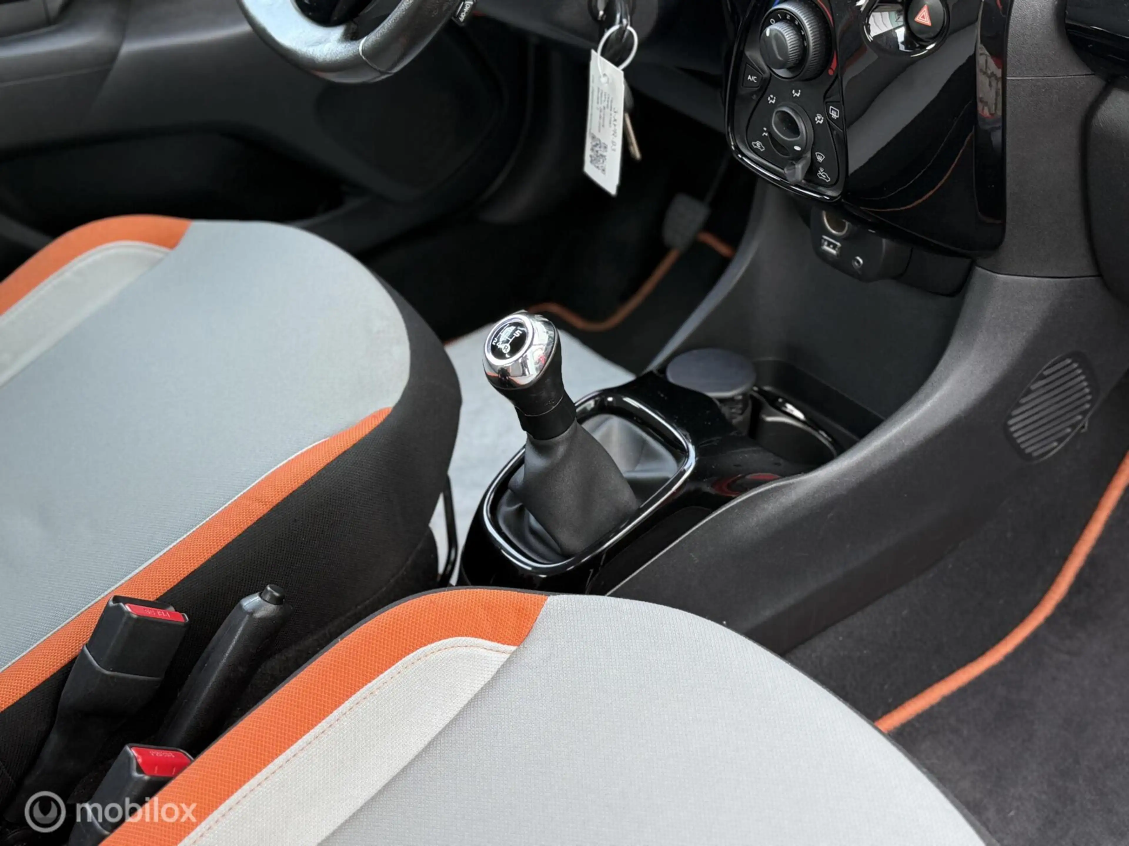 Toyota Aygo 1.0 VVT-i x-cite | CarPlay | Camera | Cruise — photo 26