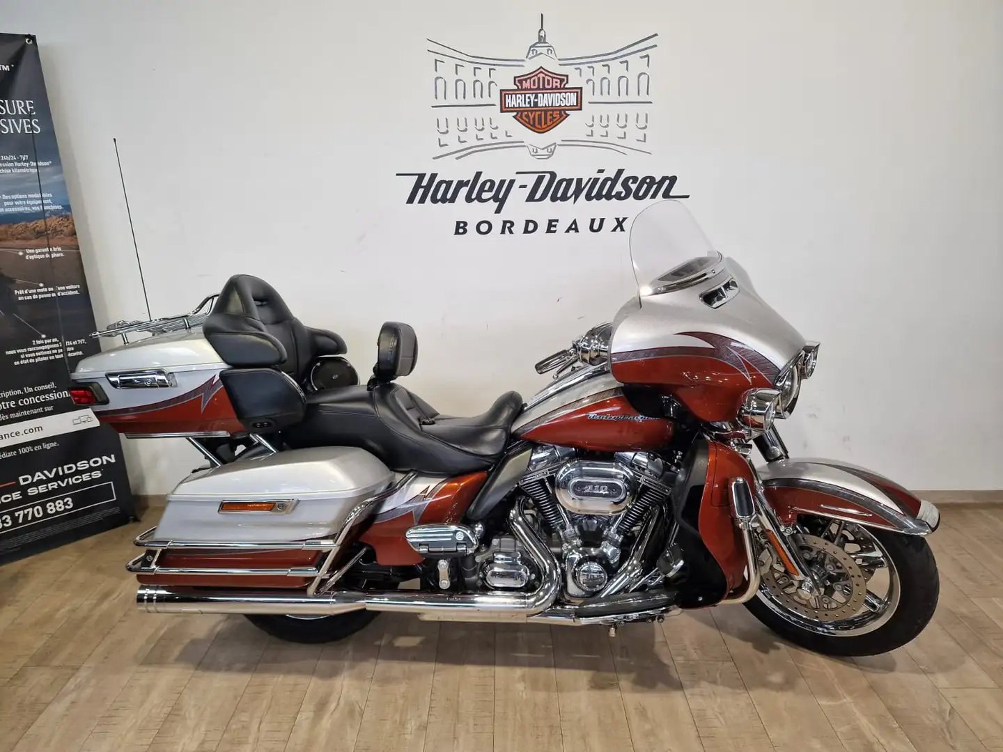 Harley-Davidson Electra Glide Orange - 1