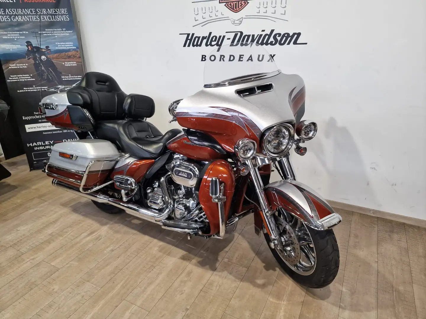 Harley-Davidson Electra Glide Orange - 2