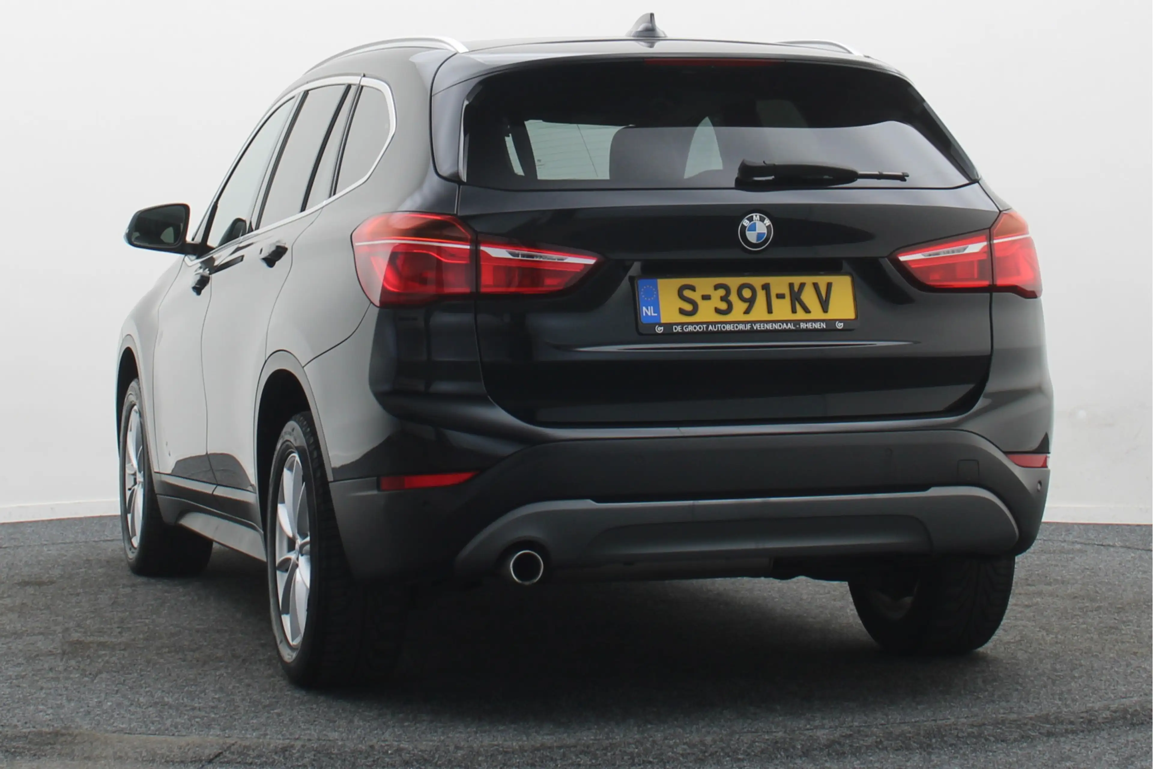 BMW X1 sDrive16d High Executive — photo 16