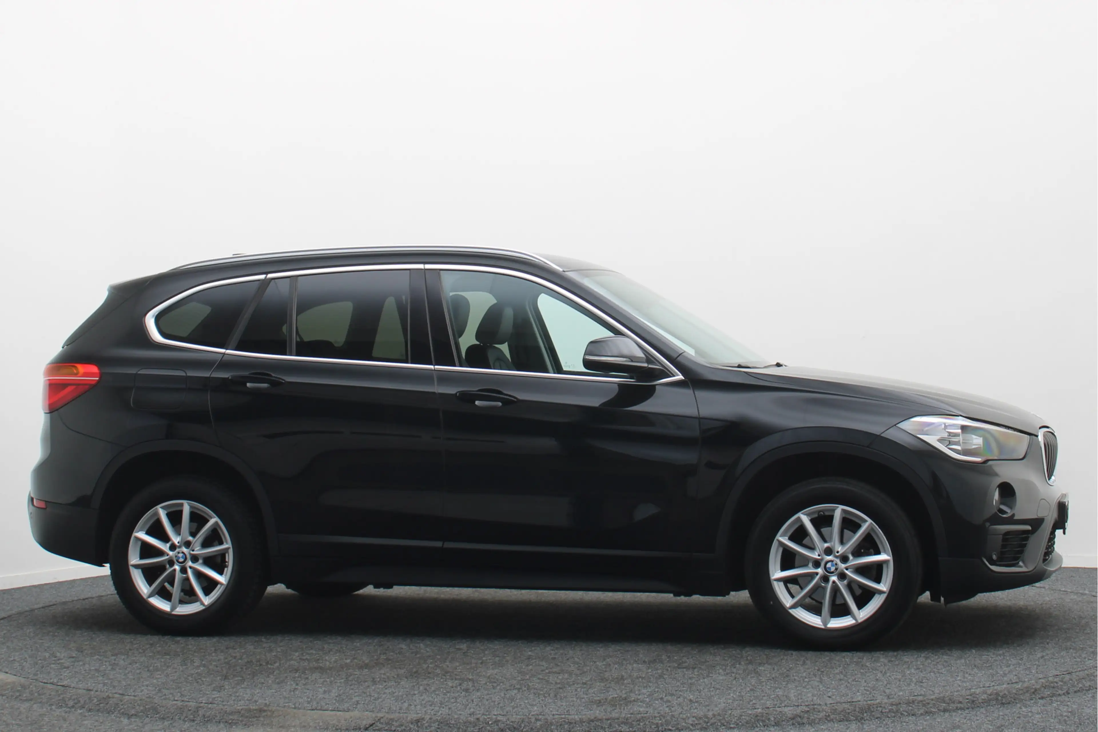 BMW X1 sDrive16d High Executive — photo 19