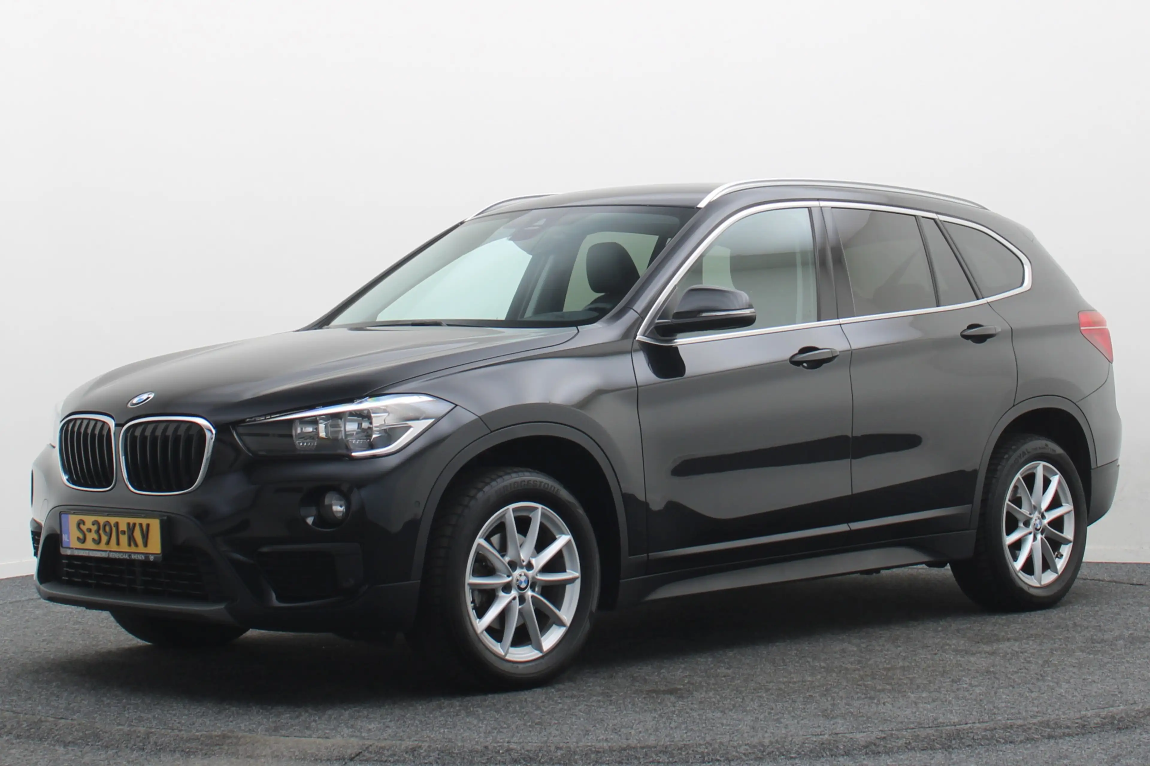 BMW X1 sDrive16d High Executive — photo 14